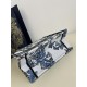 Small Tote Exquisite Butterfly Embroidery, Size: 26*8*22cm  