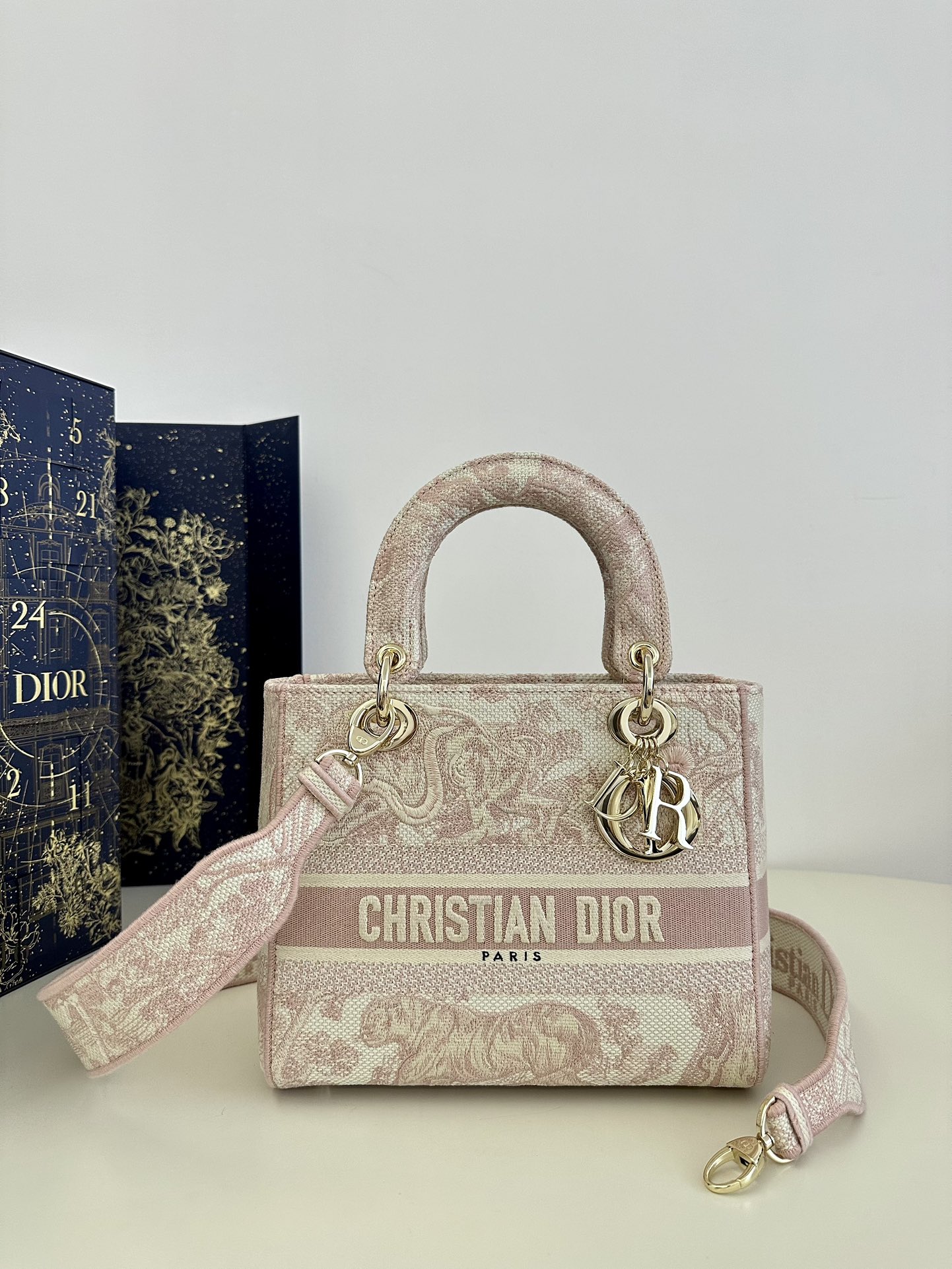 Lady Dior Tiger Embroidery Series, Size: 24cm  