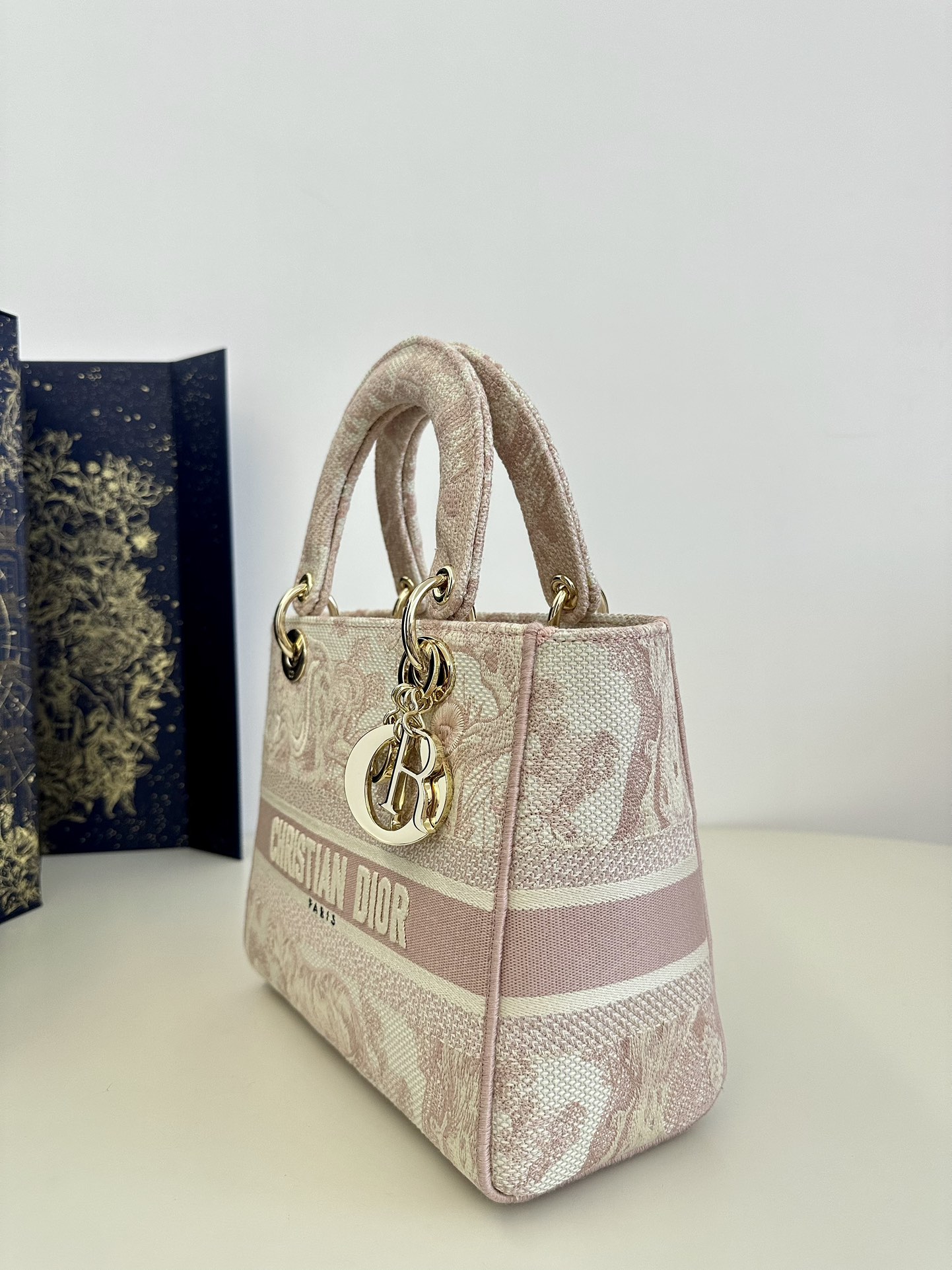 Lady Dior Tiger Embroidery Series, Size: 24cm  