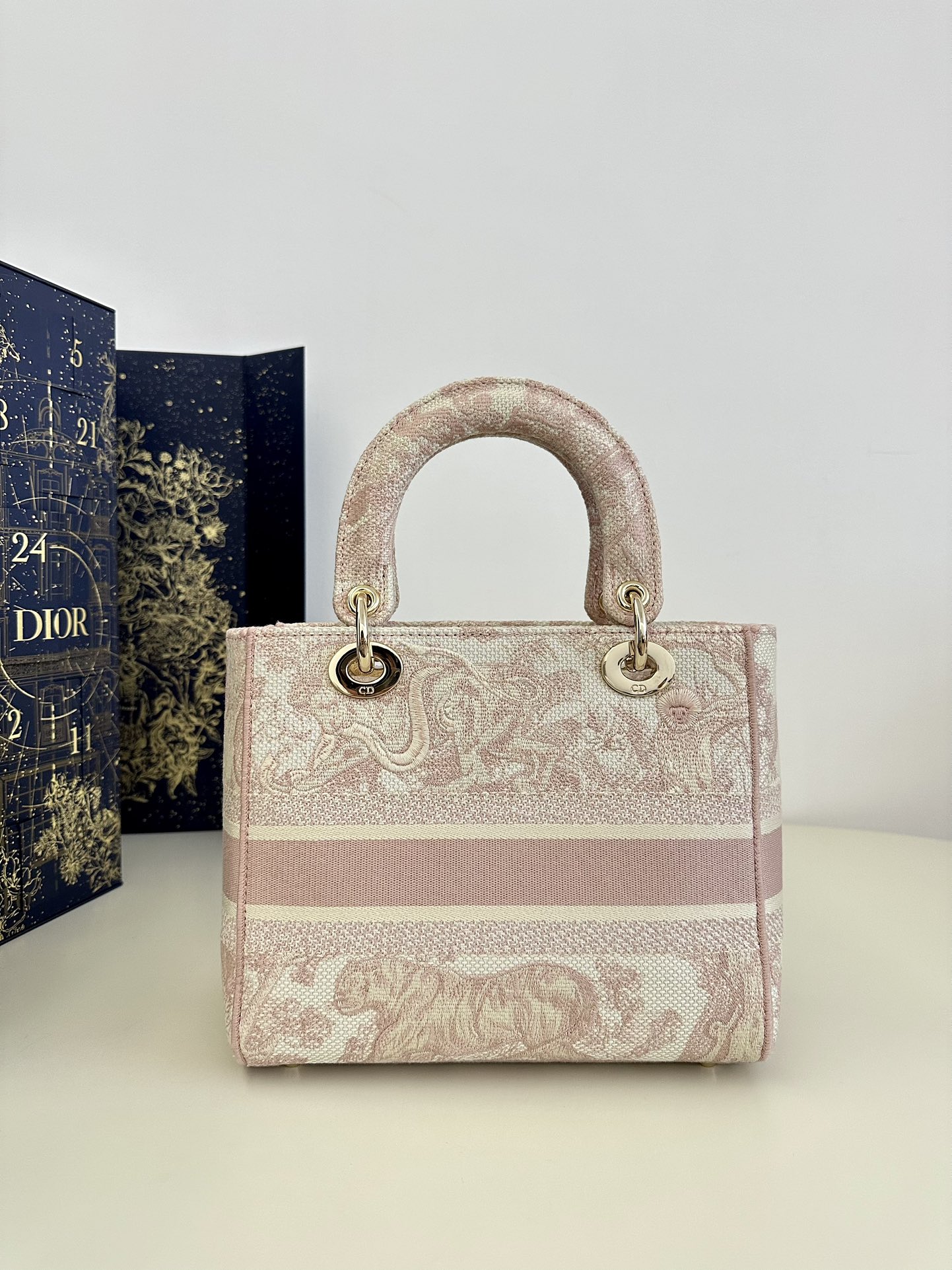 Lady Dior Tiger Embroidery Series, Size: 24cm  