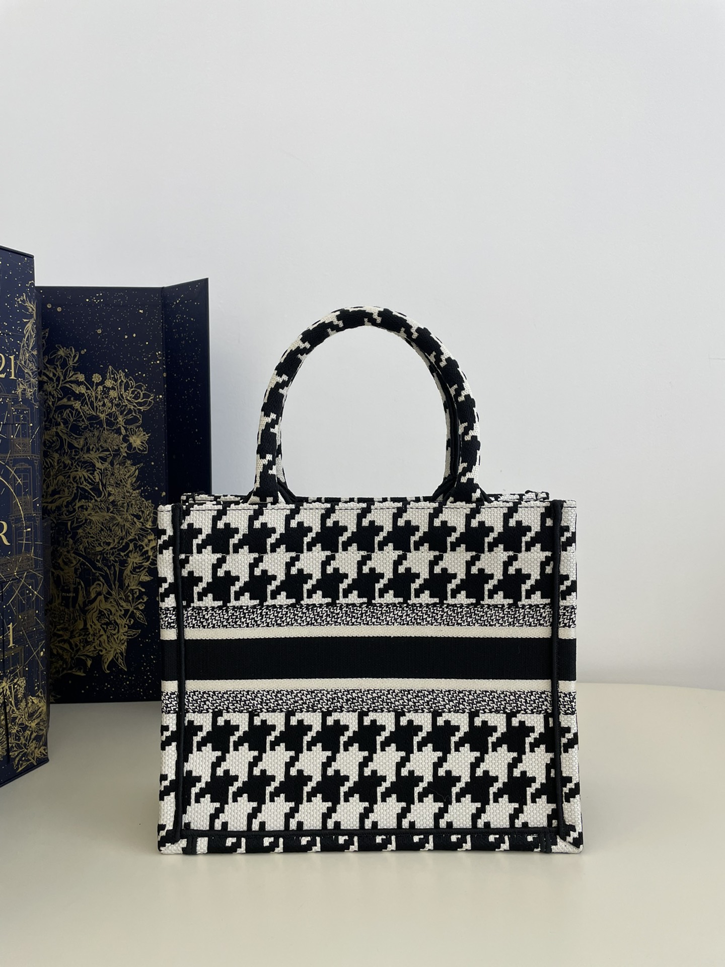 Small Tote Houndstooth Series, Size: 26*8*22cm  