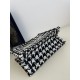 Small Tote Houndstooth Series, Size: 26*8*22cm  