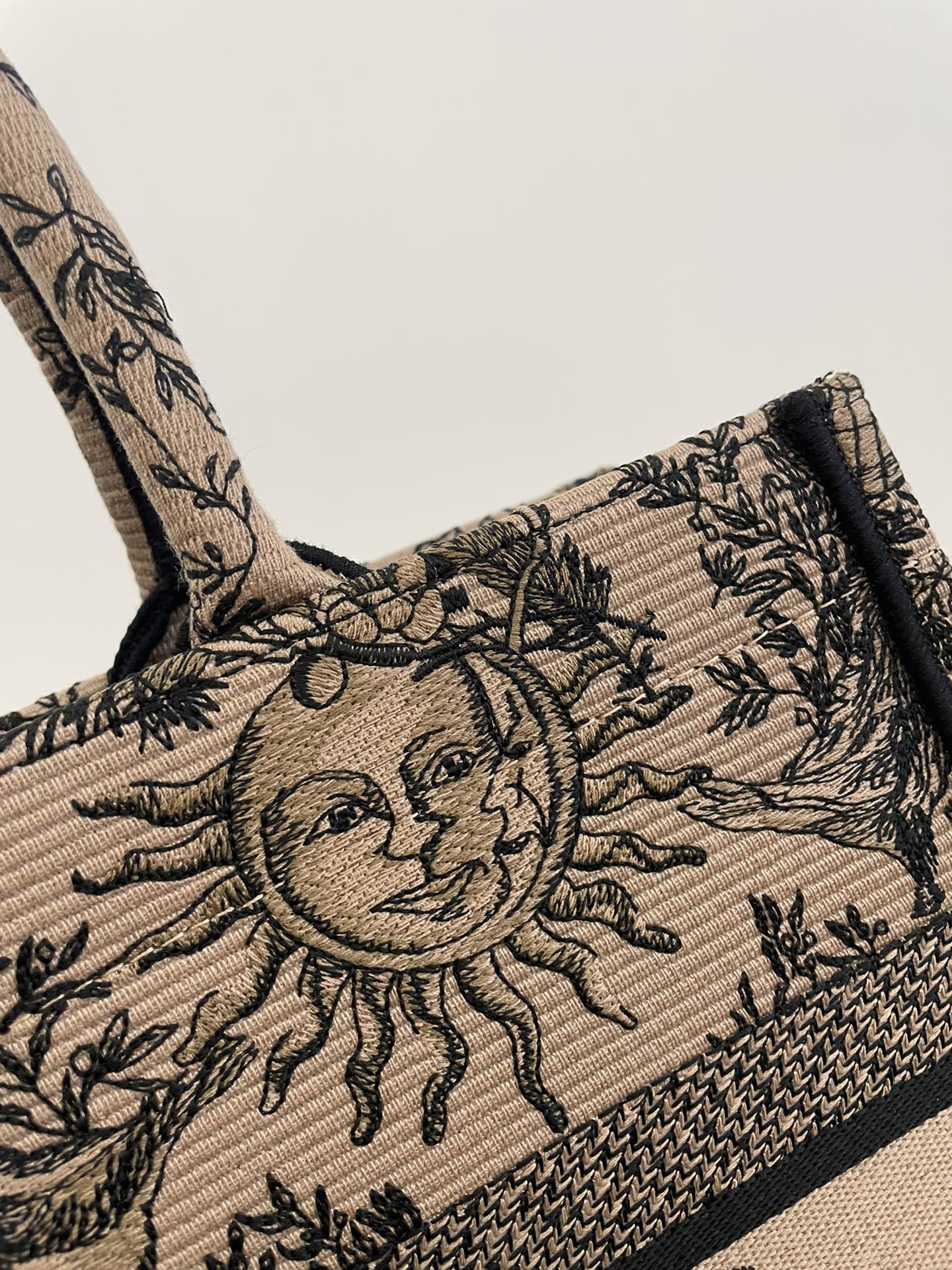 Medium Spring/Summer Tote, Sun Embroidery Pattern, Size: 36*18*28cm  