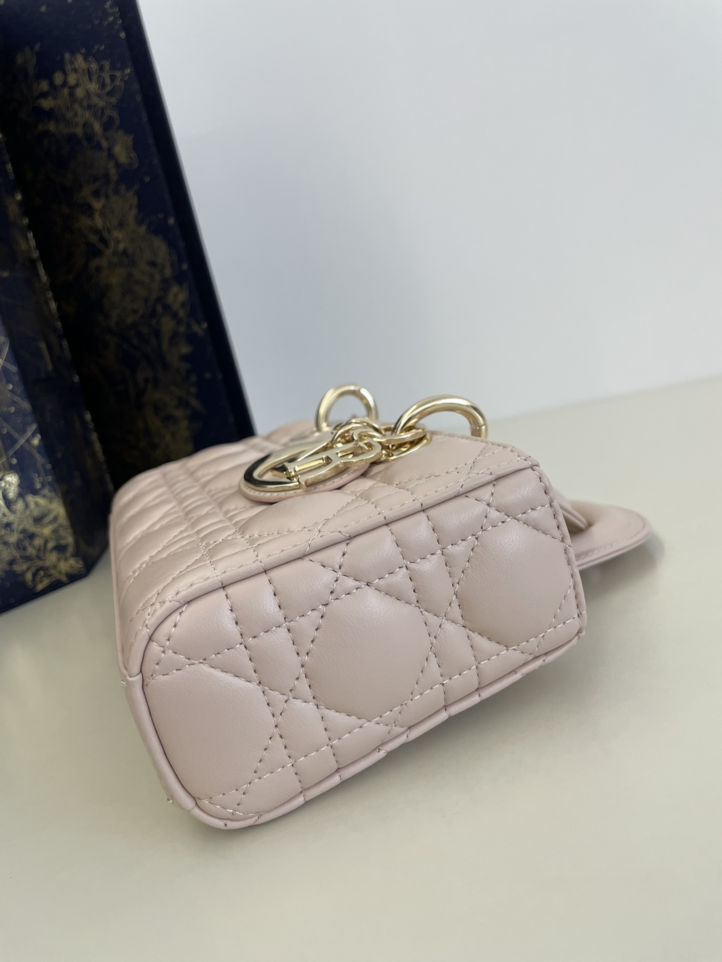 Small D-Joy Series, Bag Comes with Two Straps, Classic Diamond Design, Sheepskin, Size: 22*6*12cm