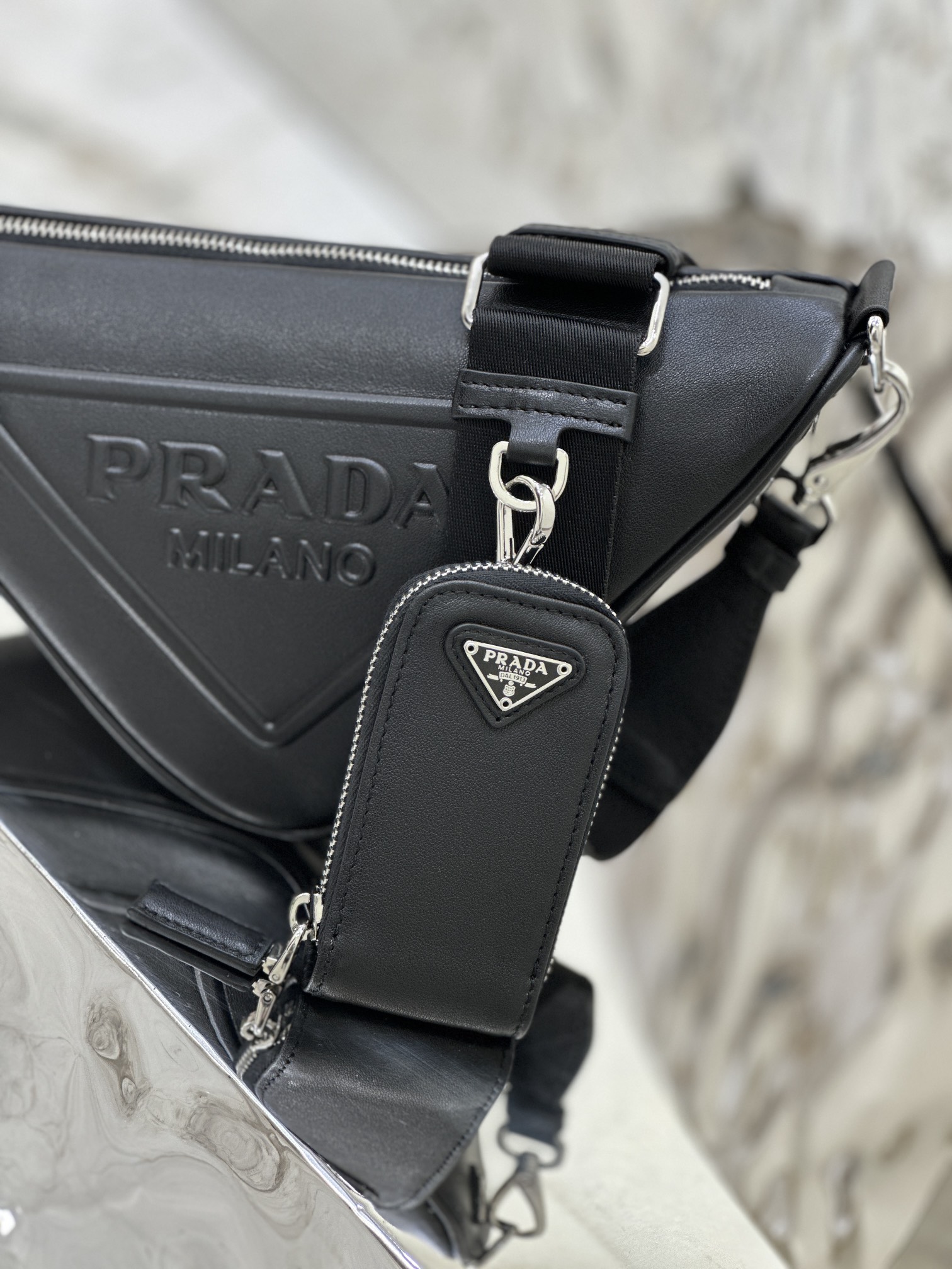 Prada Calf Leather Triangle Bag Imported Calf Leather, Soft and Delicate Model: 1BH190