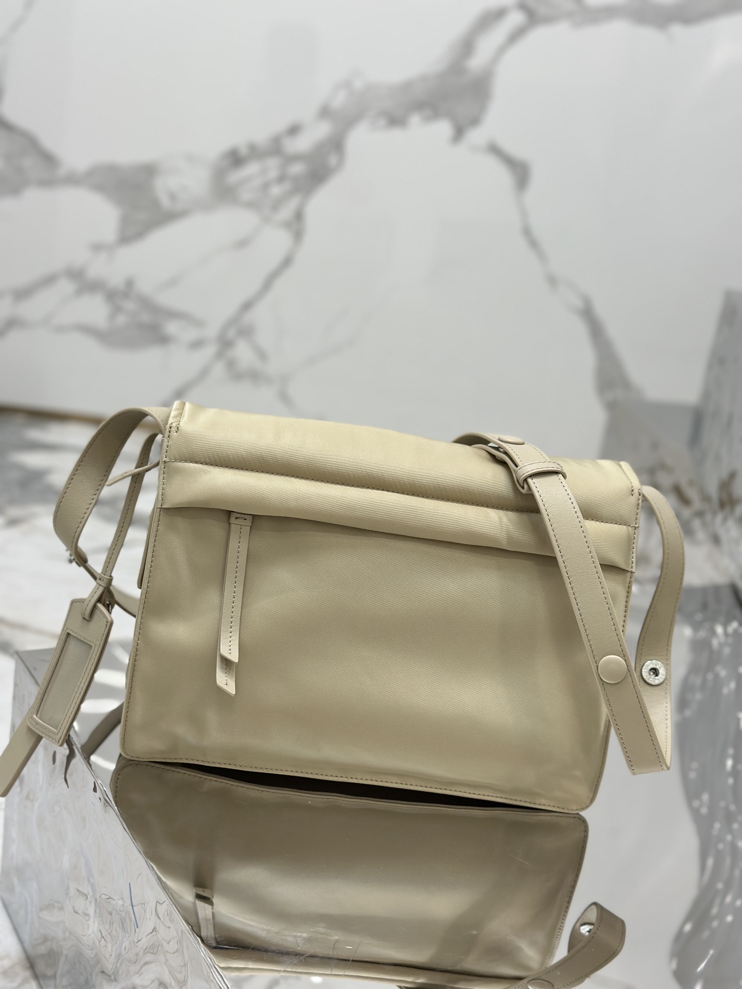 Cini Series Messenger Bag (Medium) Model: 1BD255