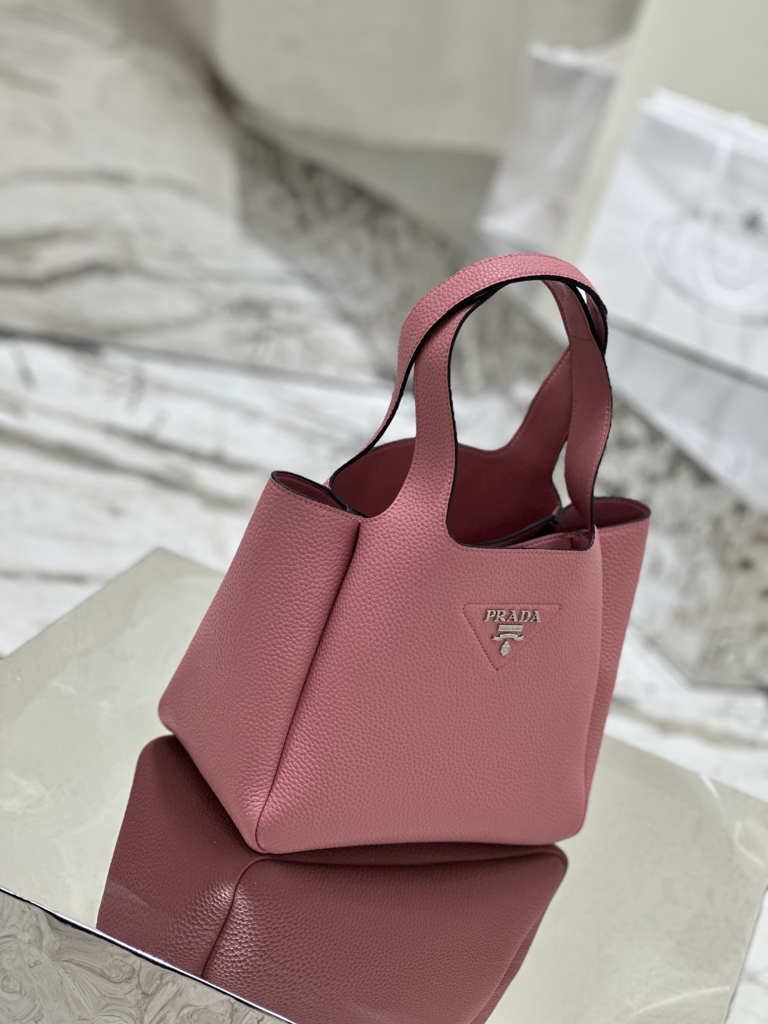 Vegetable Basket Bucket Bag (Large) Soft and Delicate Calf Leather Vegetable Basket Tote Underarm Bag, Fully Leather Inside and Out Model: 1BG335