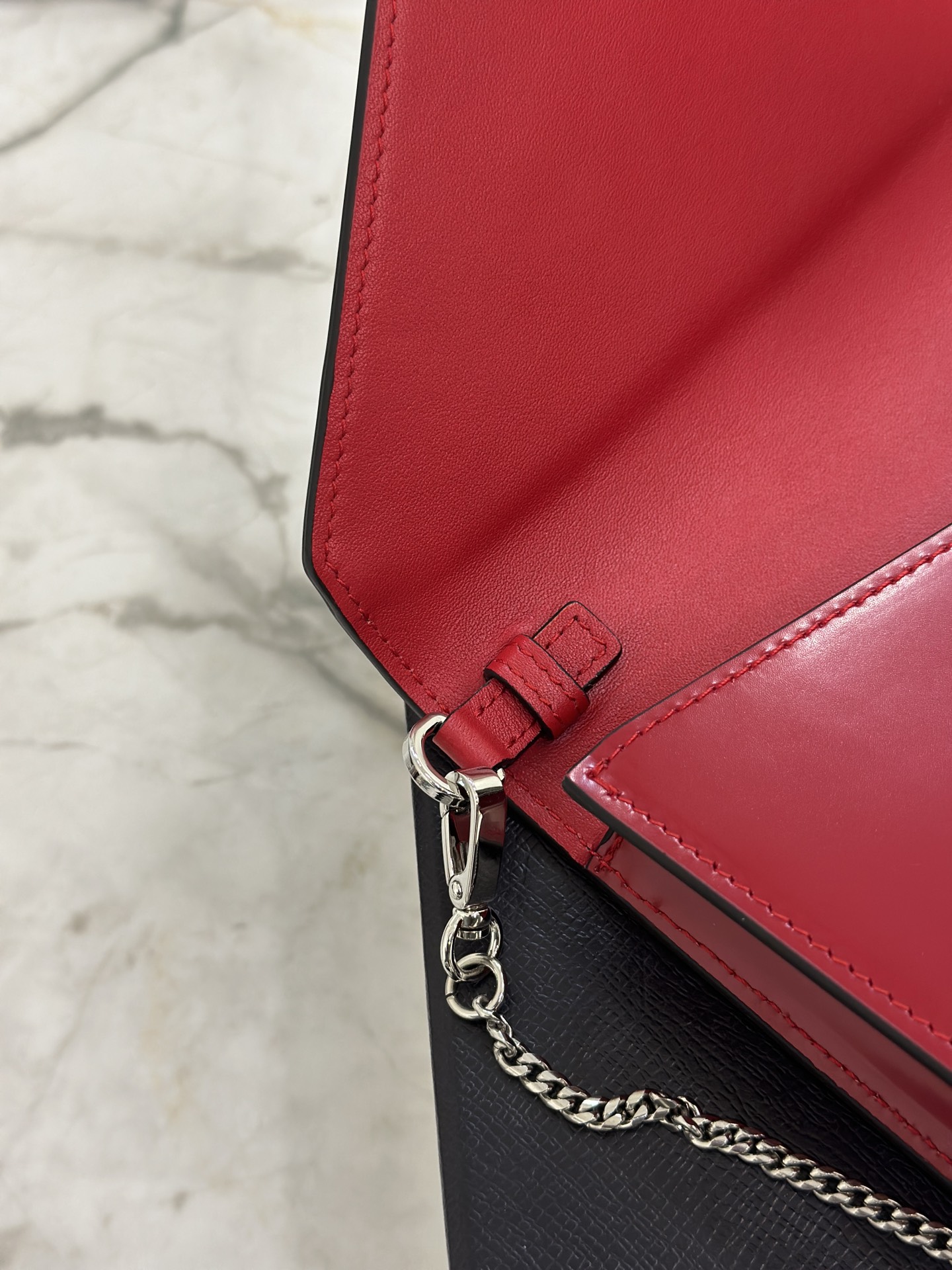 Big Triangle Flap Bag Model: 1BH189