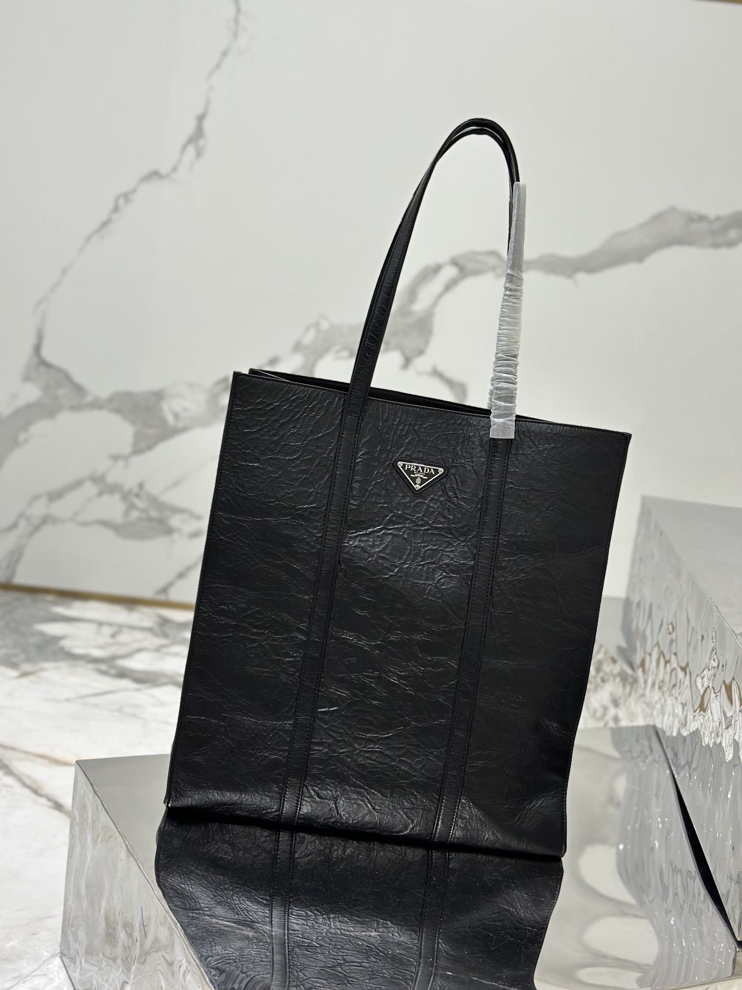 Wrinkled Tote Bag Soft Lamb Leather Model: 1BG587