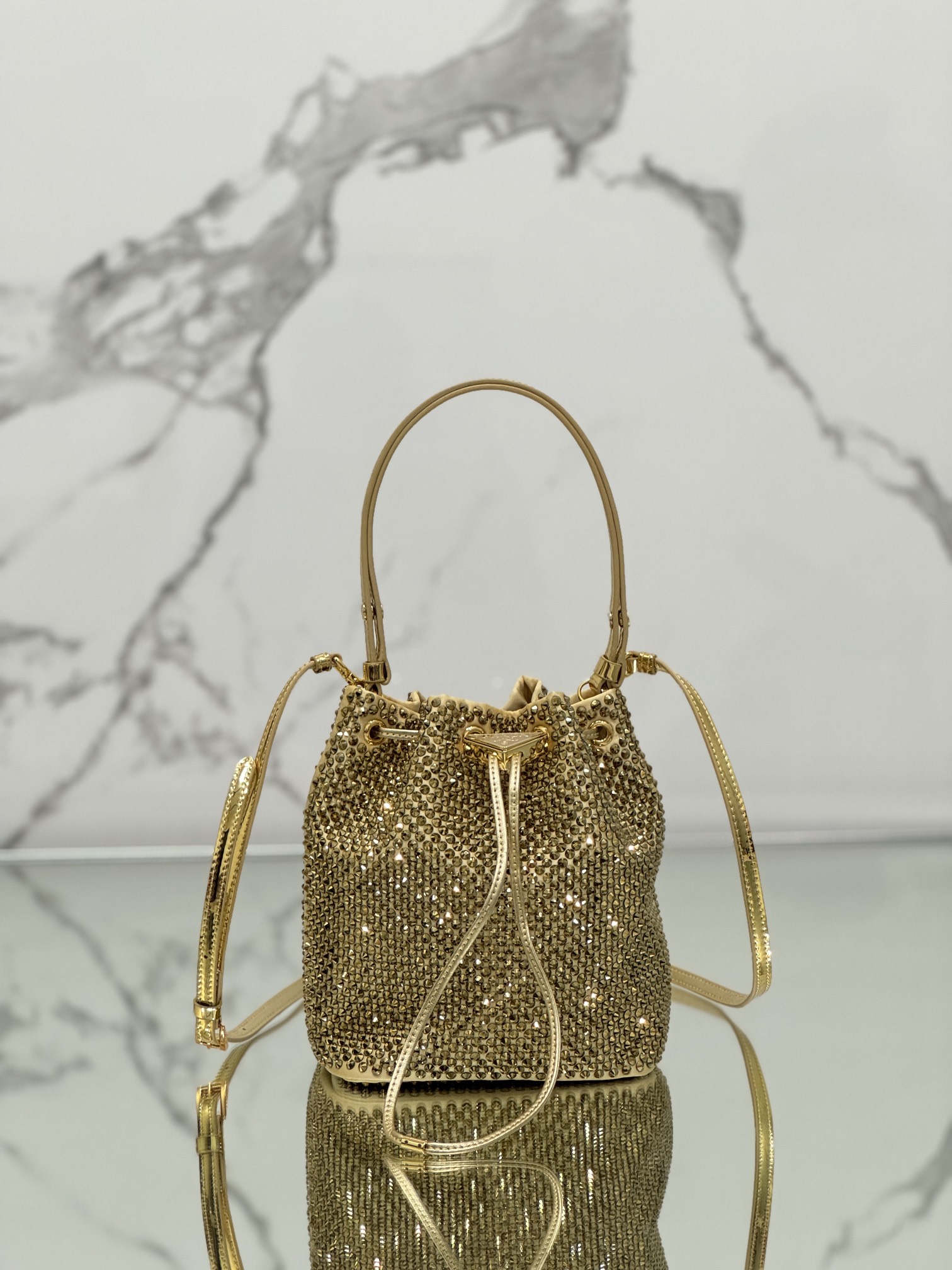 Crystal Bucket Bag Made of Crystal and Satin Materials, Style No: 1BE067