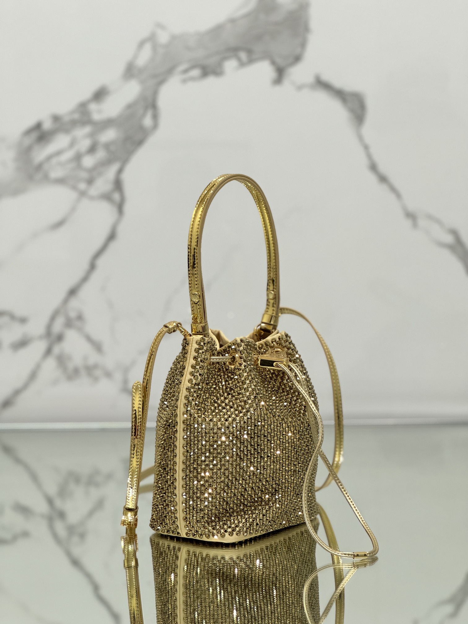 Crystal Bucket Bag Made of Crystal and Satin Materials, Style No: 1BE067