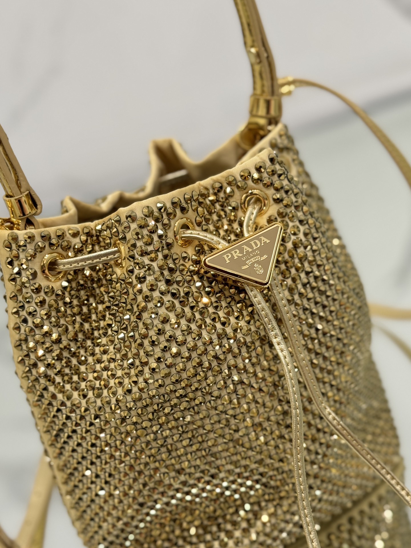 Crystal Bucket Bag Made of Crystal and Satin Materials, Style No: 1BE067