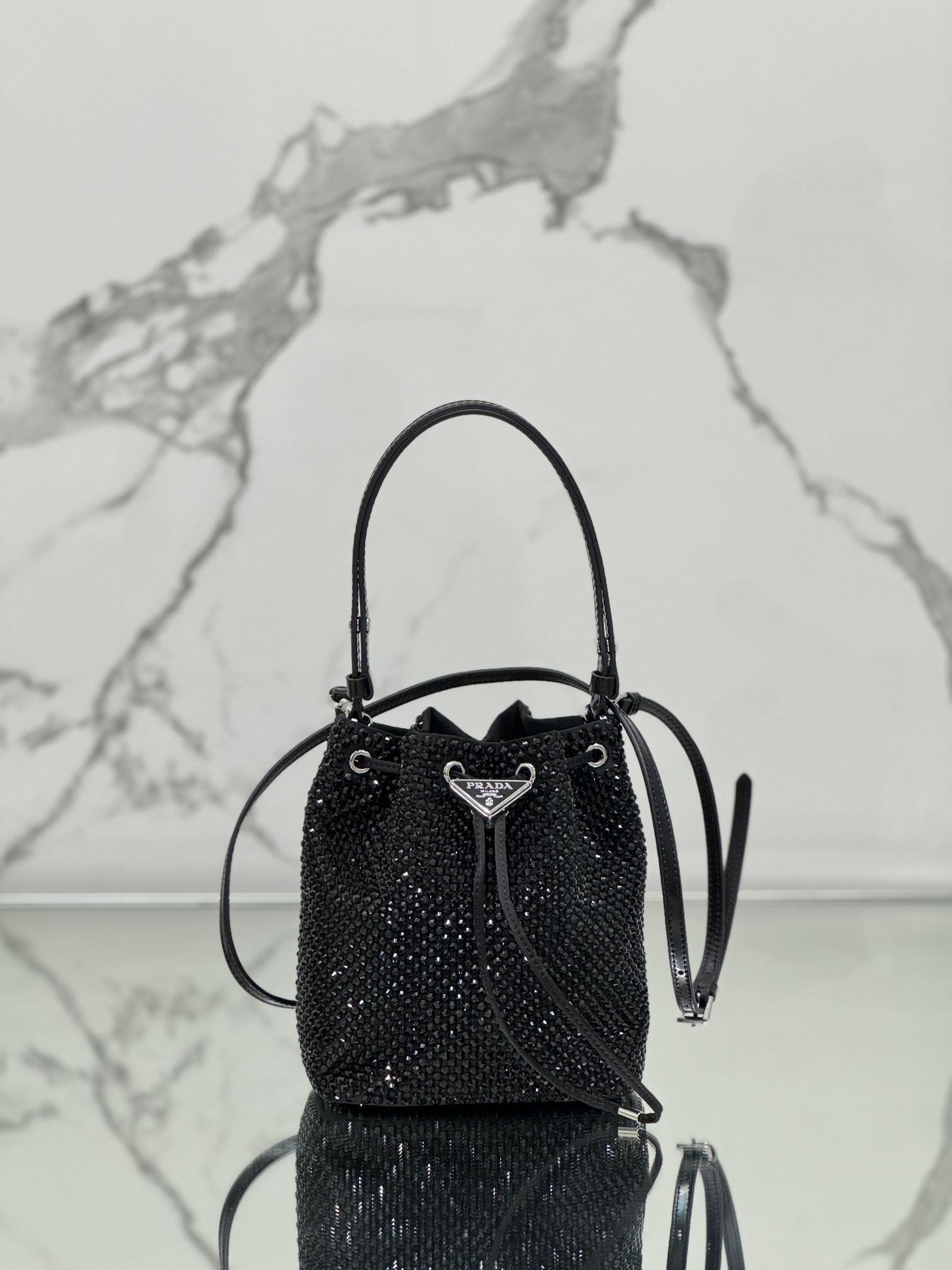 Crystal Bucket Bag Made of Crystal and Satin Materials, Style No: 1BE067