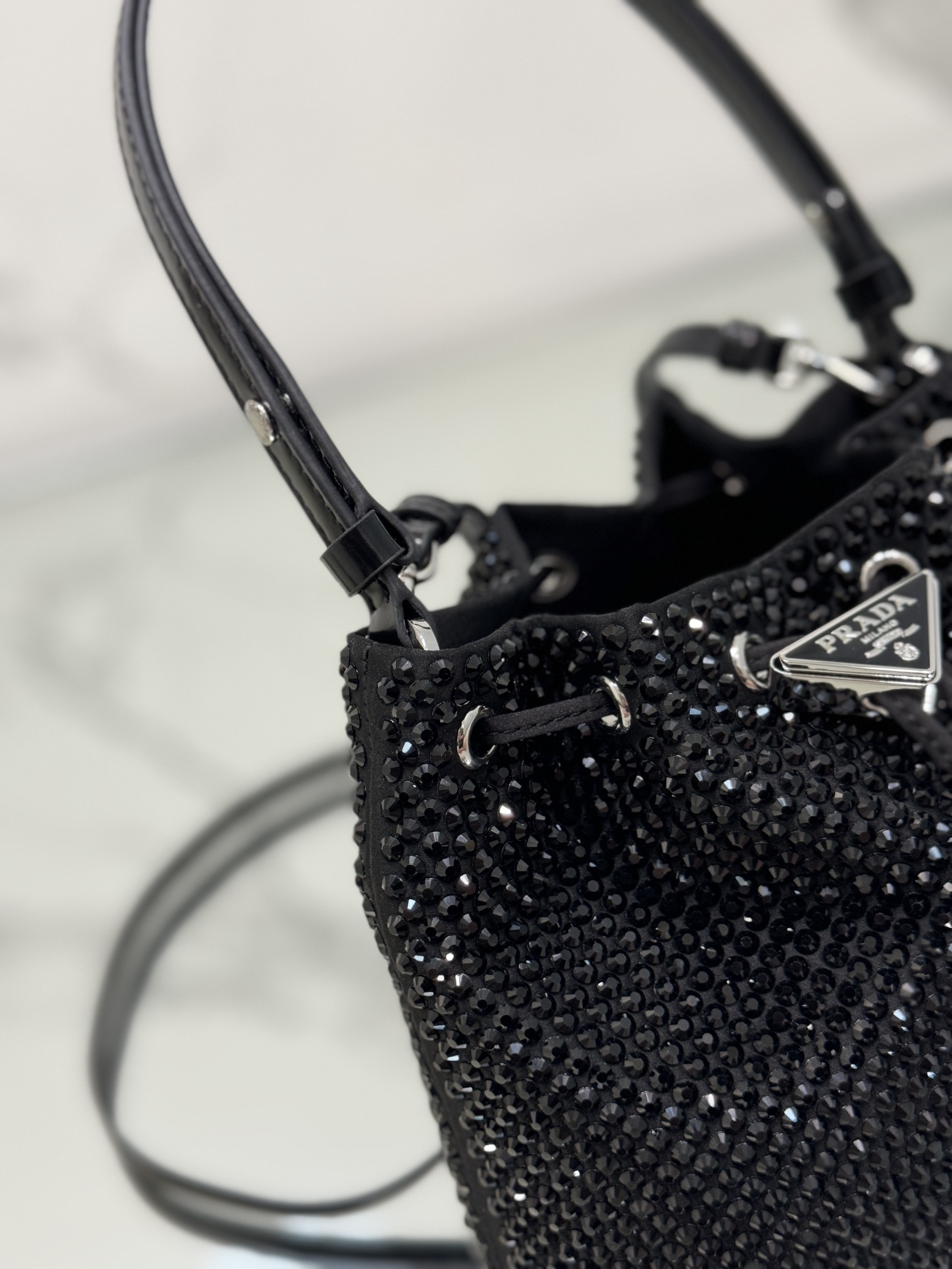 Crystal Bucket Bag Made of Crystal and Satin Materials, Style No: 1BE067