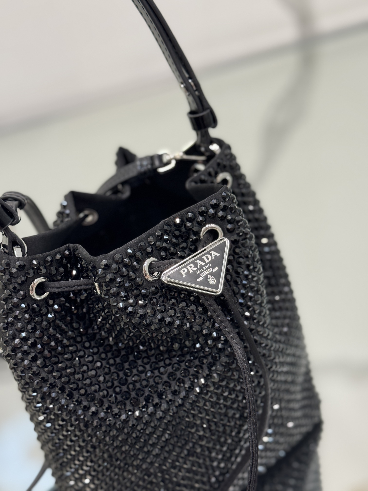 Crystal Bucket Bag Made of Crystal and Satin Materials, Style No: 1BE067