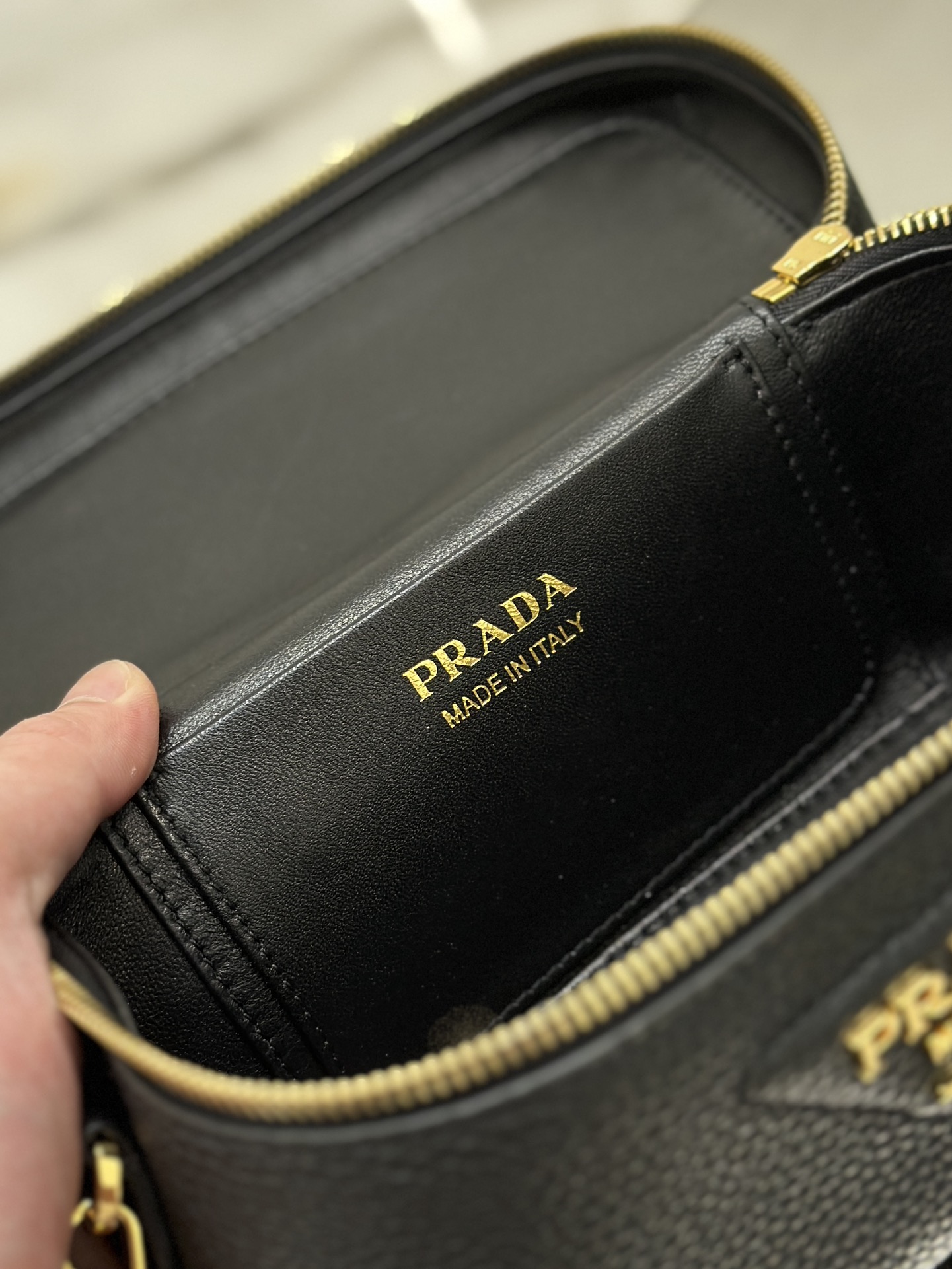 Cosmetic Bag Imported Deer Grain Leather, Sheepskin Lining, Style Number: 1BH202