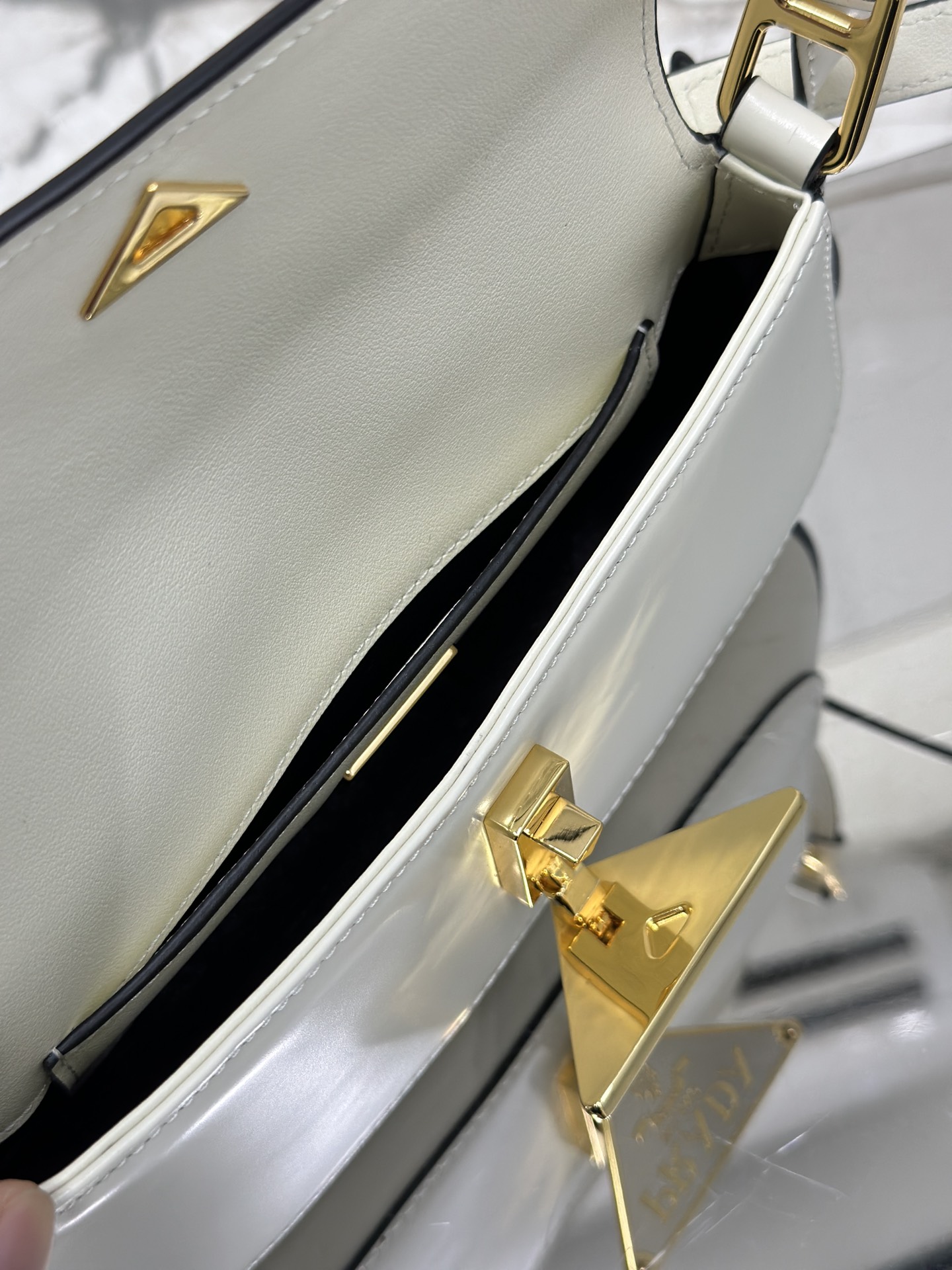 Glossy Flap Shoulder Bag Glossy Calfskin, Style Number: 1BD345