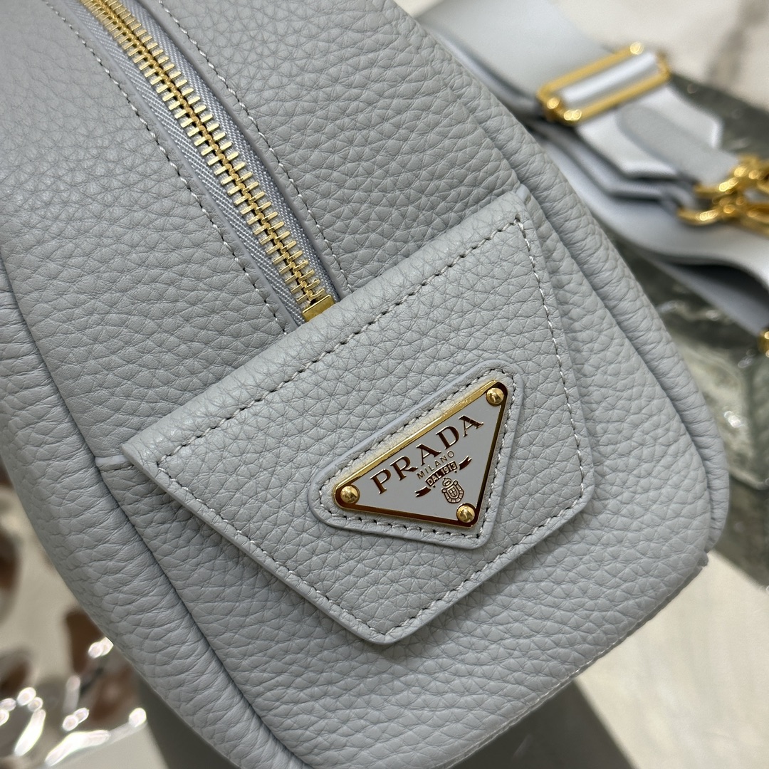 Embossed Logo Medium Size Imported Calfskin, Style Number: 1BH078