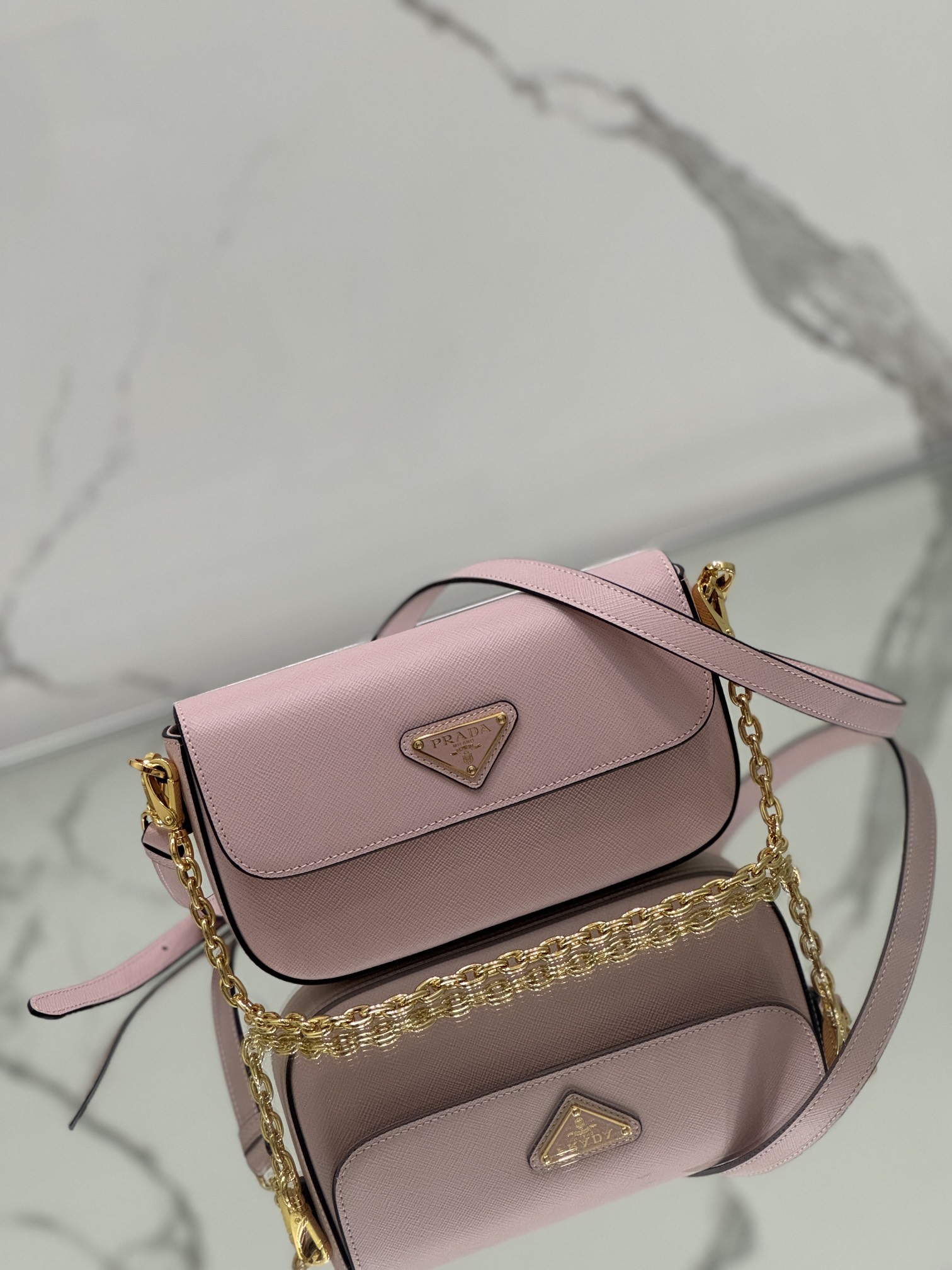 New chain crossbody bag, made of Saffiano leather with lamb leather interior, Model No: 1BD356