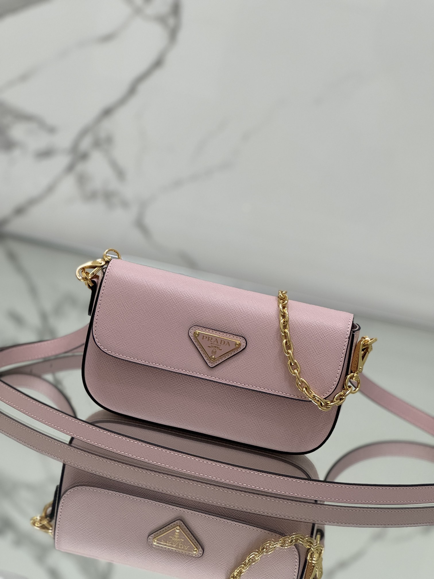 New chain crossbody bag, made of Saffiano leather with lamb leather interior, Model No: 1BD356