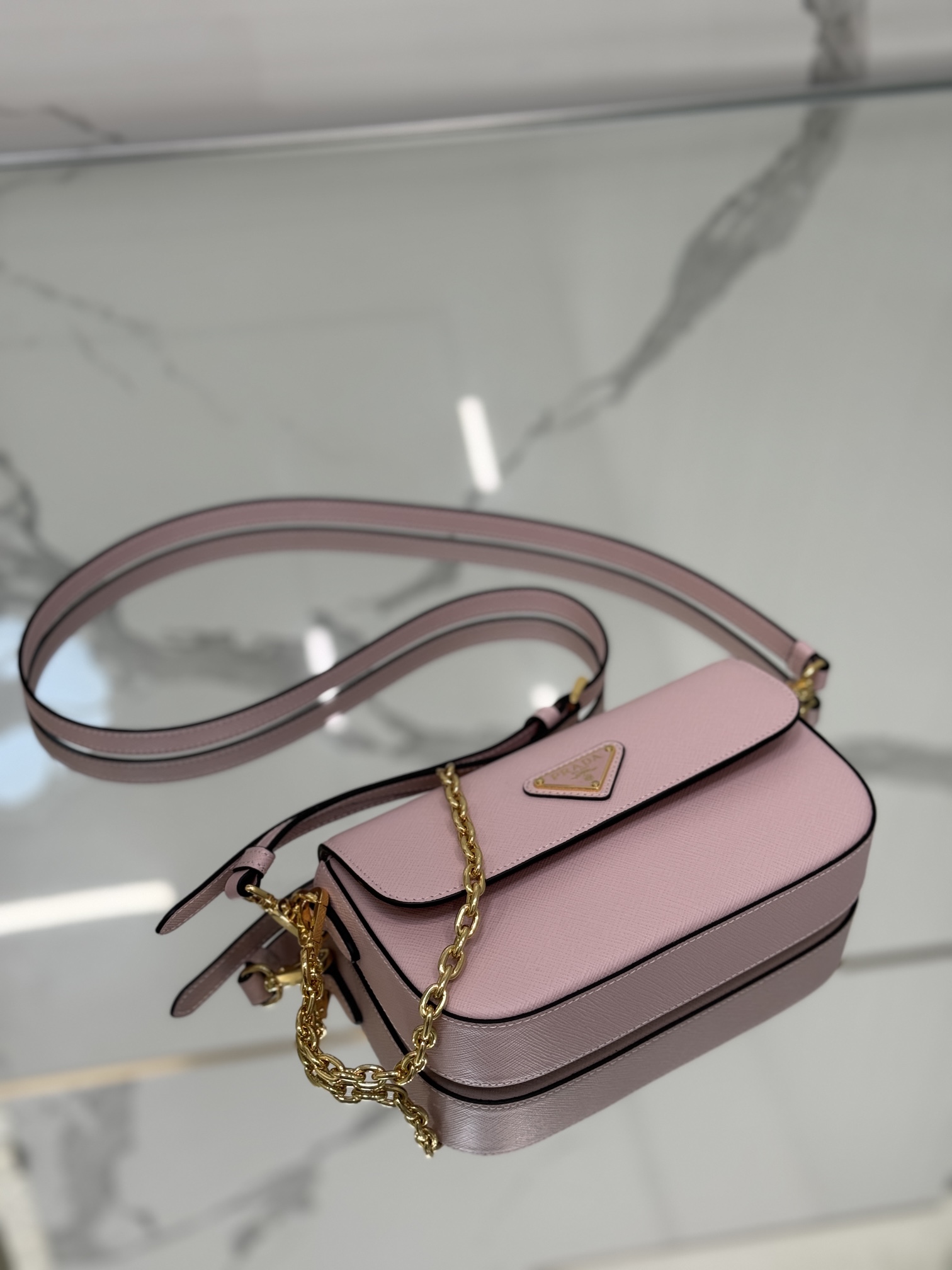 New chain crossbody bag, made of Saffiano leather with lamb leather interior, Model No: 1BD356