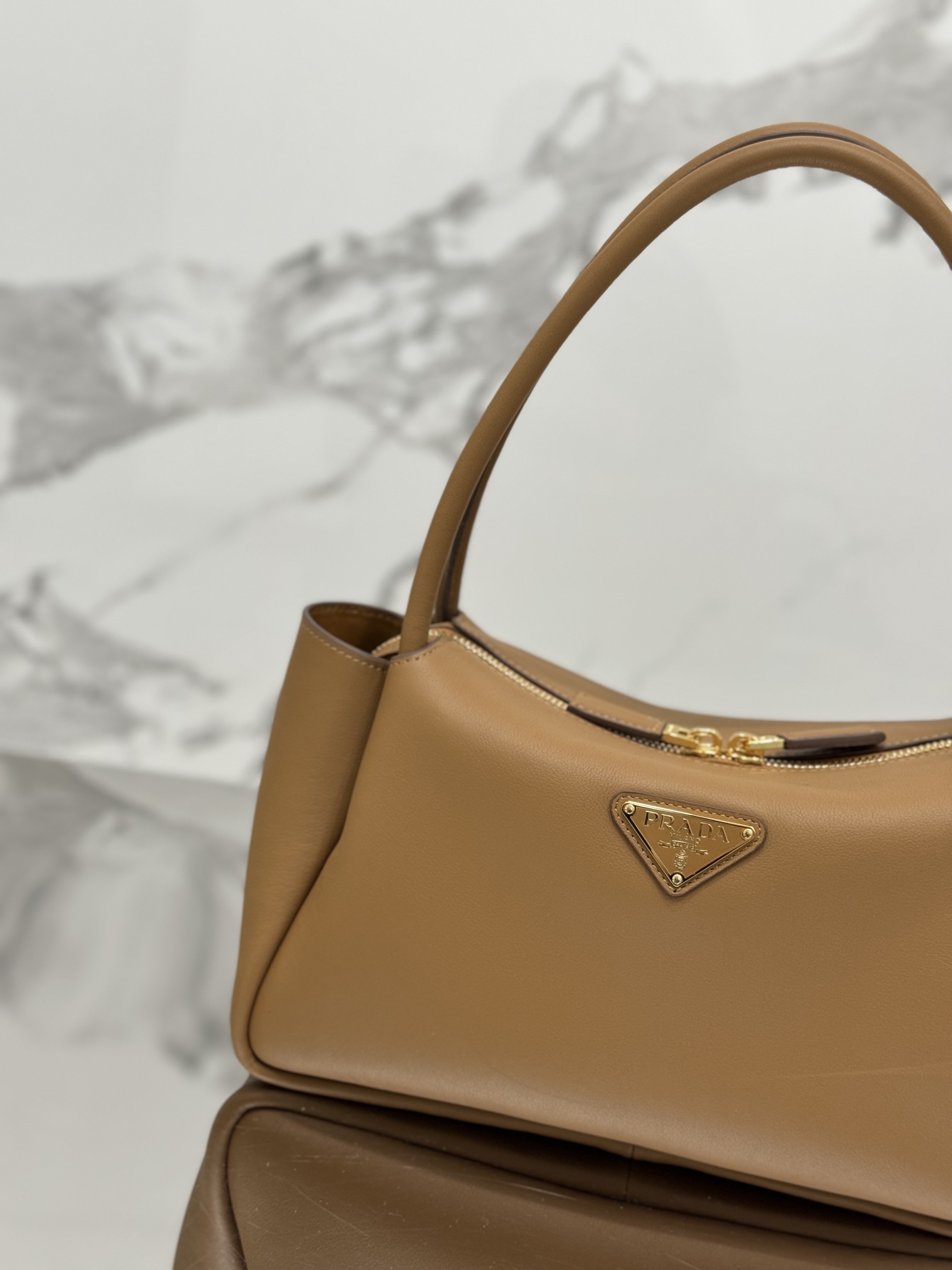 Leather handbag, imported calf leather, with imported lamb leather interior. Model No: 1BA444  