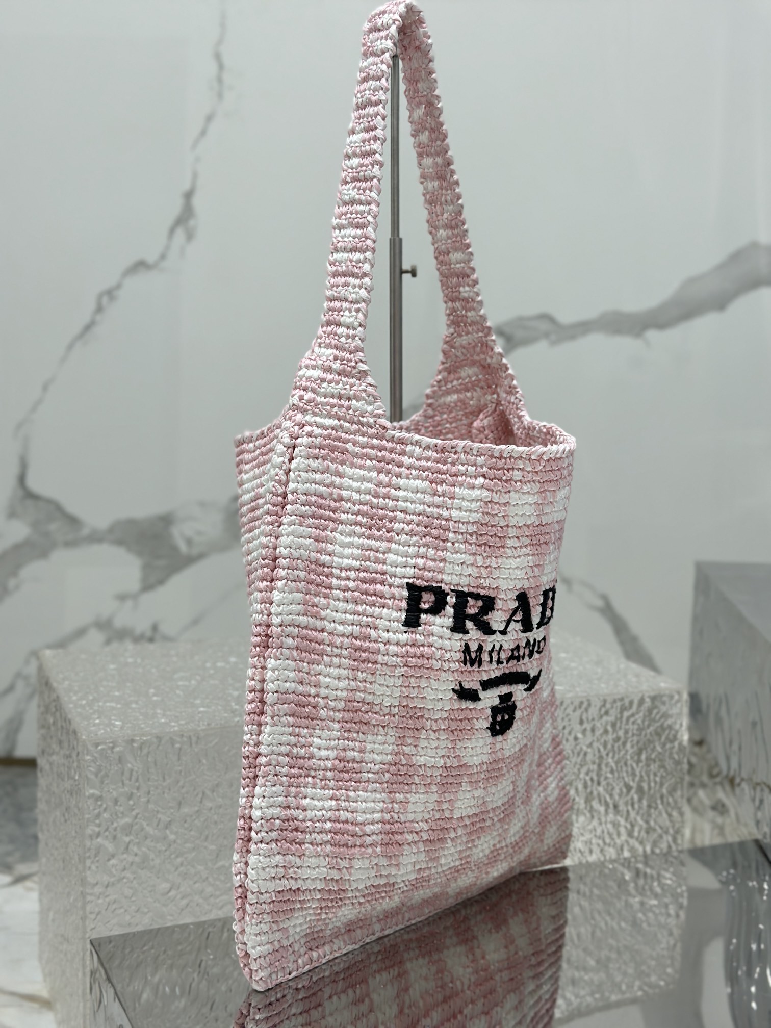 Woven checkered tote bag (large size), handmade raffia weaving. Model No: 1BC182  