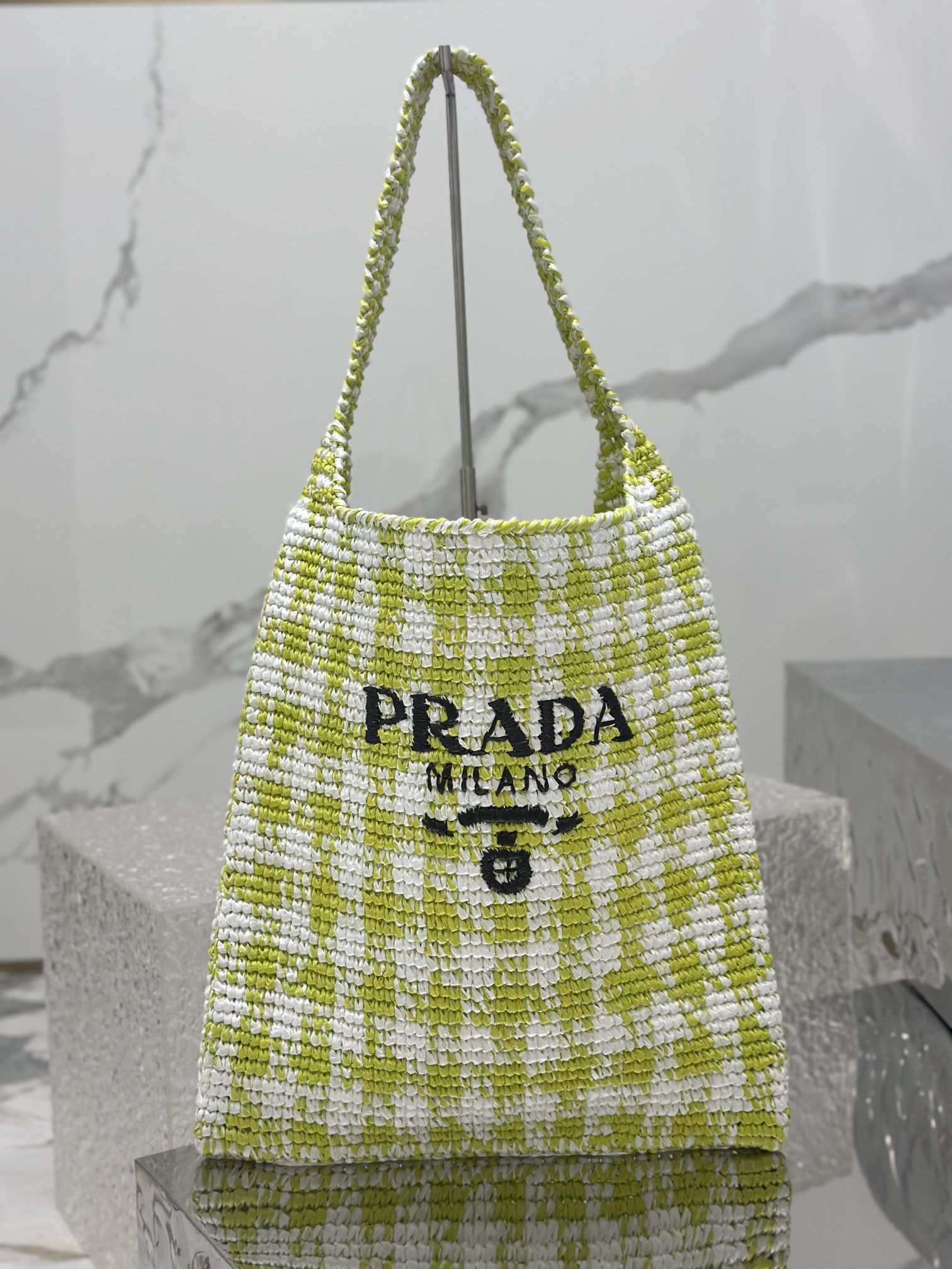 Woven checkered tote bag (large size), handmade raffia weaving. Model No: 1BC182  