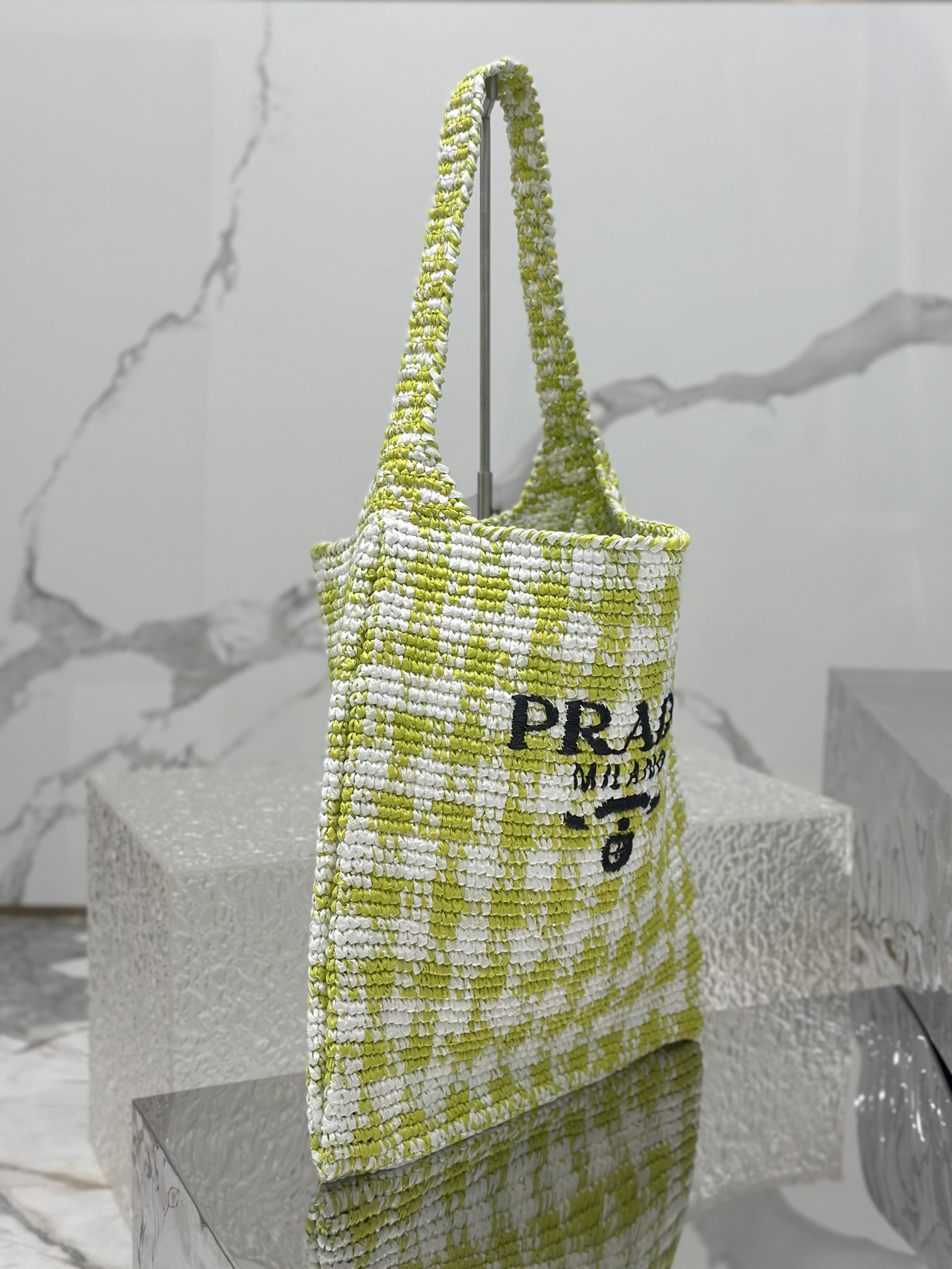 Woven checkered tote bag (large size), handmade raffia weaving. Model No: 1BC182  