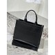 Triangle diamond pattern tote bag (large size), made of imported calf leather. Model No: 1BA377  