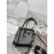 Crystal killer bag, made of imitation crystal and satin material. Model No: 1BA906  