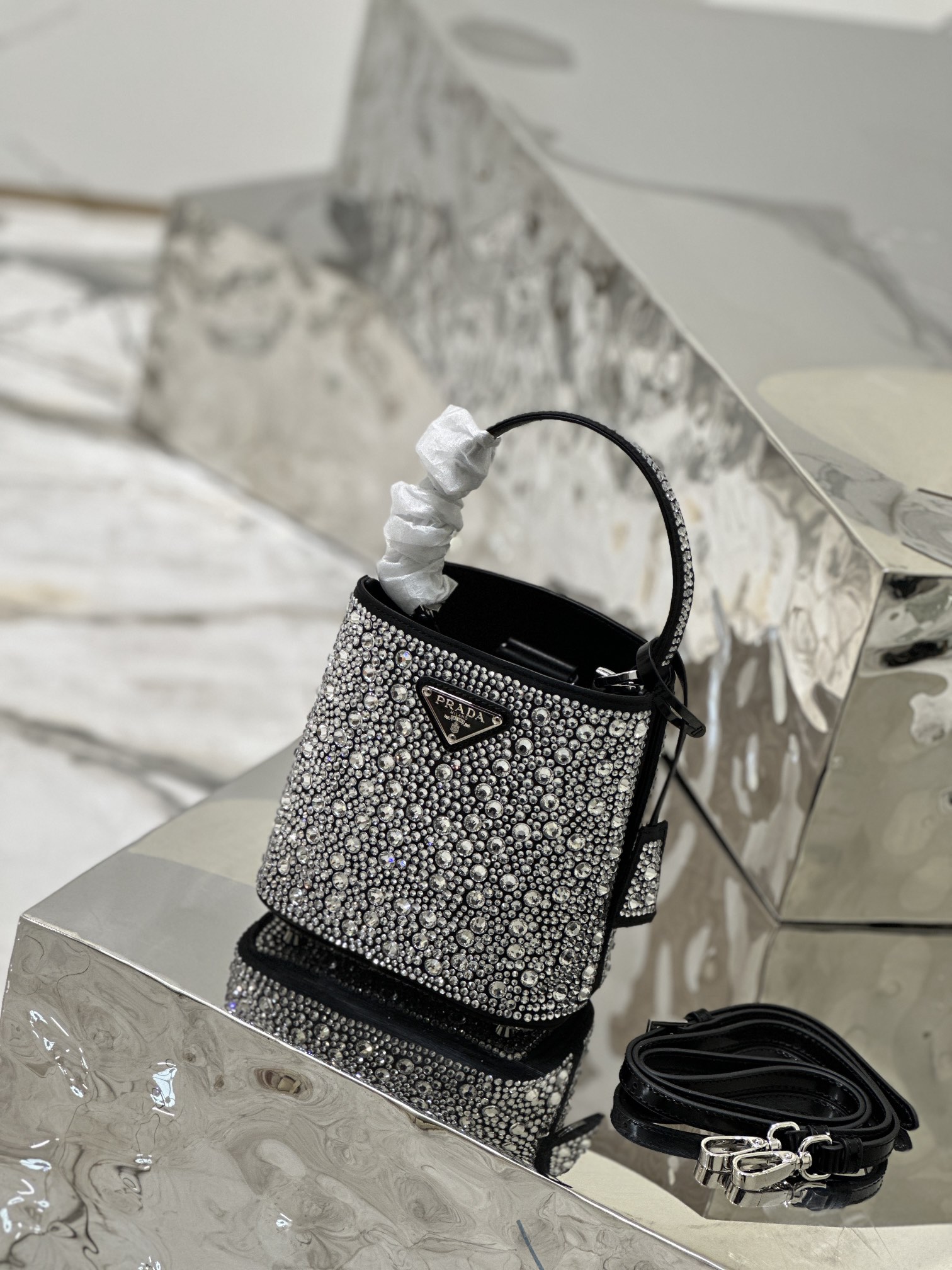 Starry sky bucket bag, Panier handbag fully covered with imitation crystal. Model No: 1BA373  