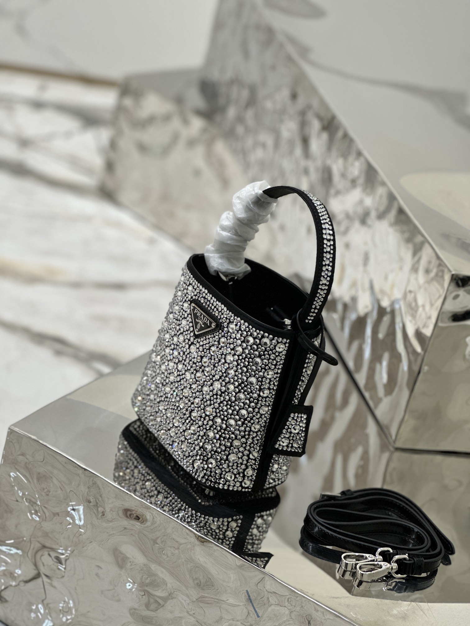 Starry sky bucket bag, Panier handbag fully covered with imitation crystal. Model No: 1BA373  