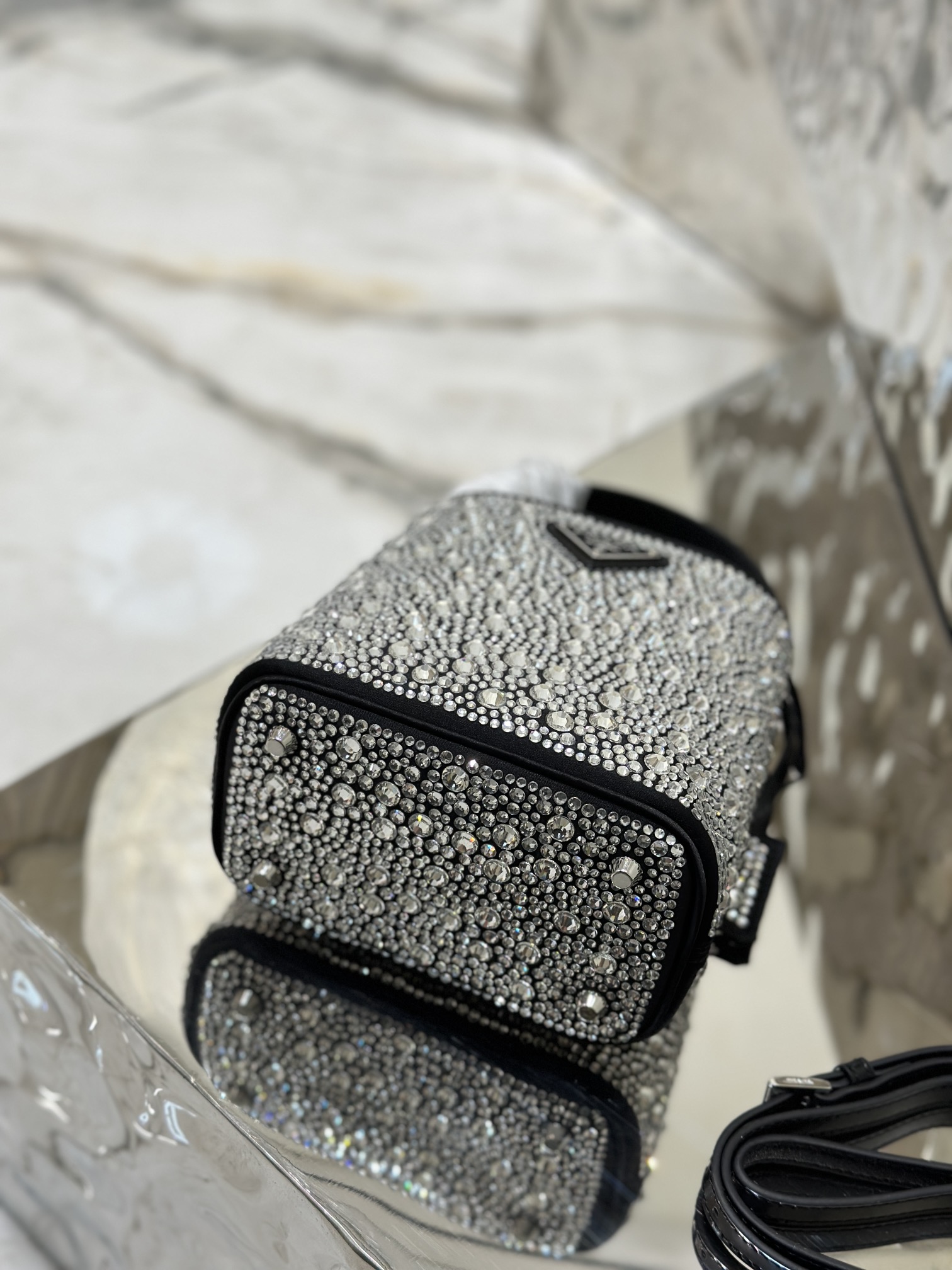 Starry sky bucket bag, Panier handbag fully covered with imitation crystal. Model No: 1BA373  