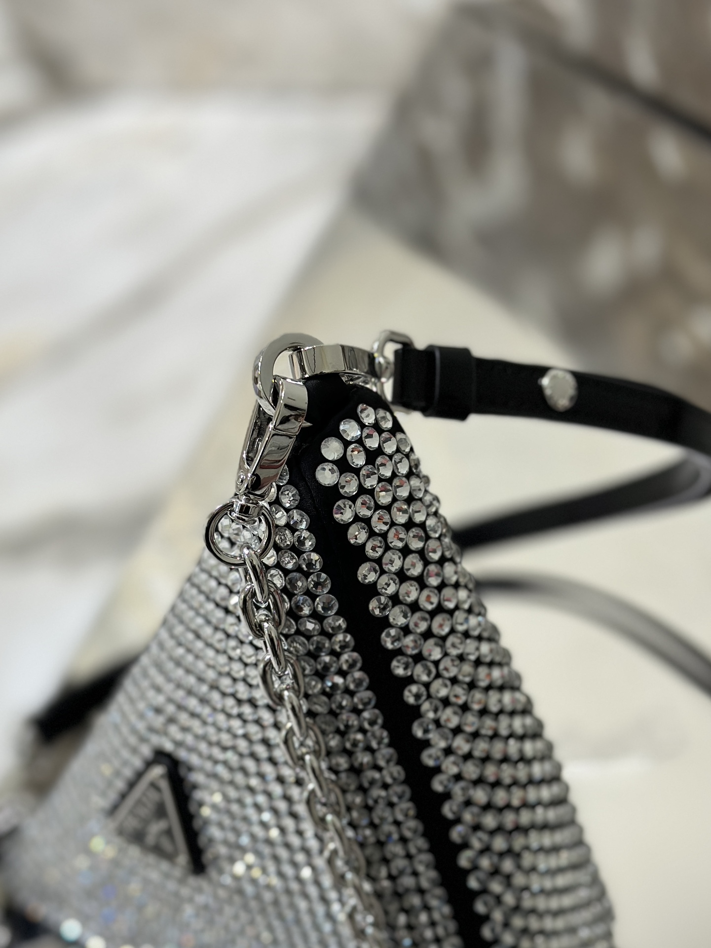 Triangle diamond bag, adorned with imitation crystal decoration. Model No: 1BC190