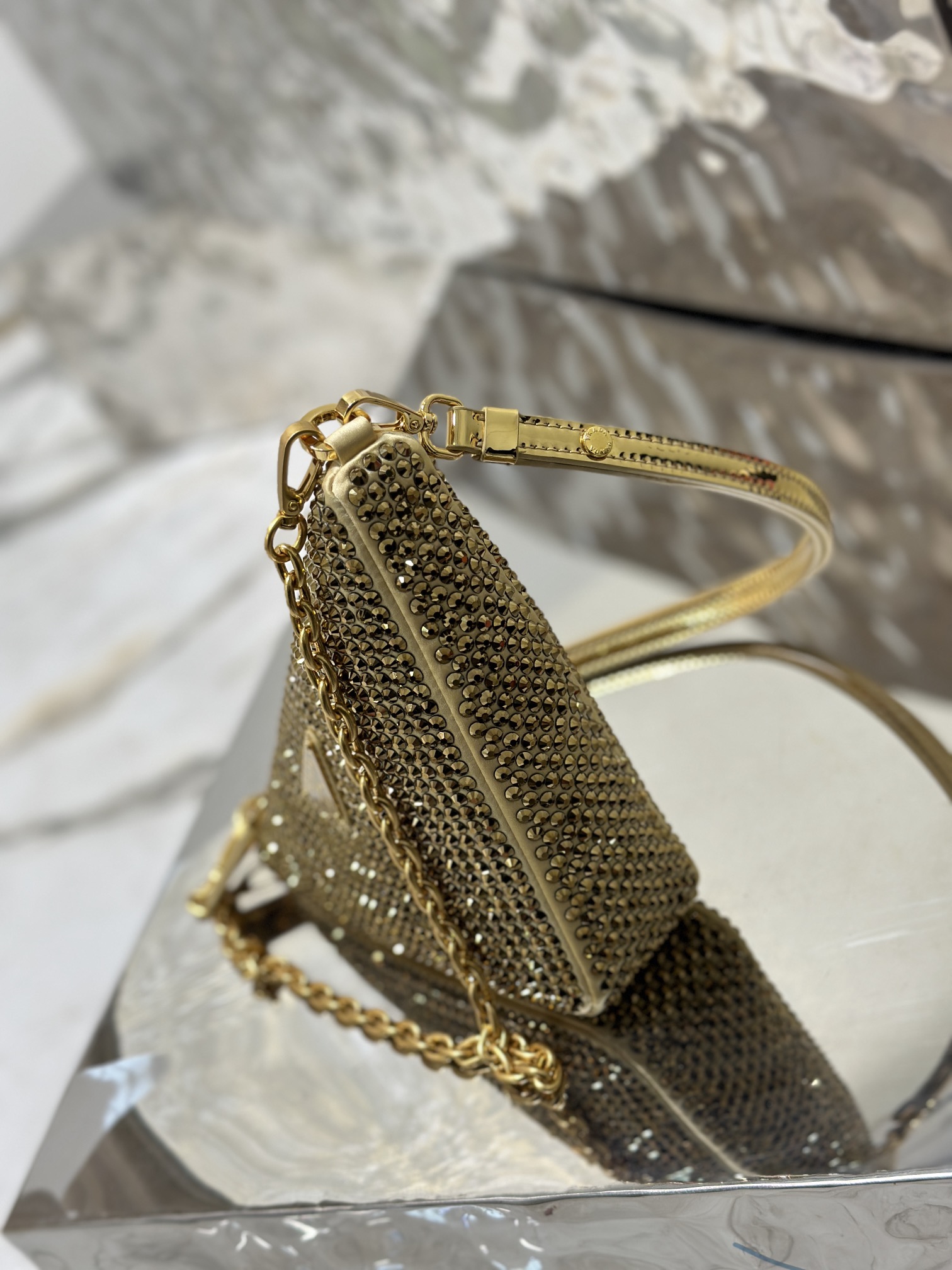 Triangle diamond Bag, adorned with imitation crystal decoration. Model No: 1BC190  