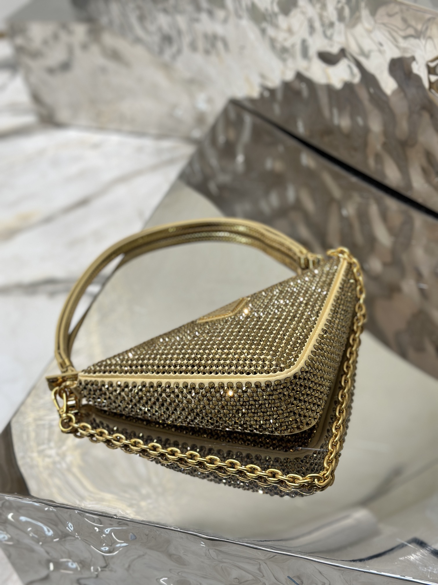 Triangle diamond Bag, adorned with imitation crystal decoration. Model No: 1BC190  