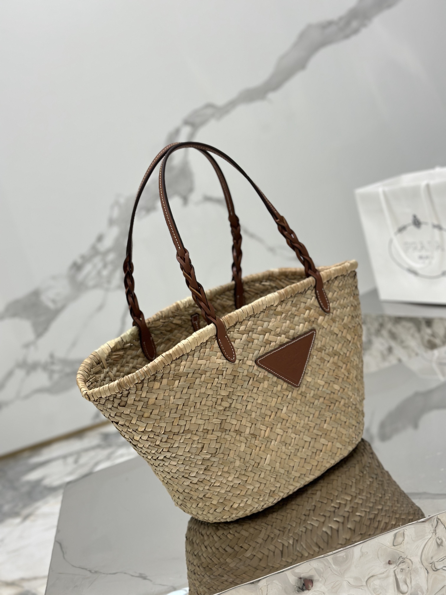 Basket bag, woven with raffia. Model No: 1BG314  