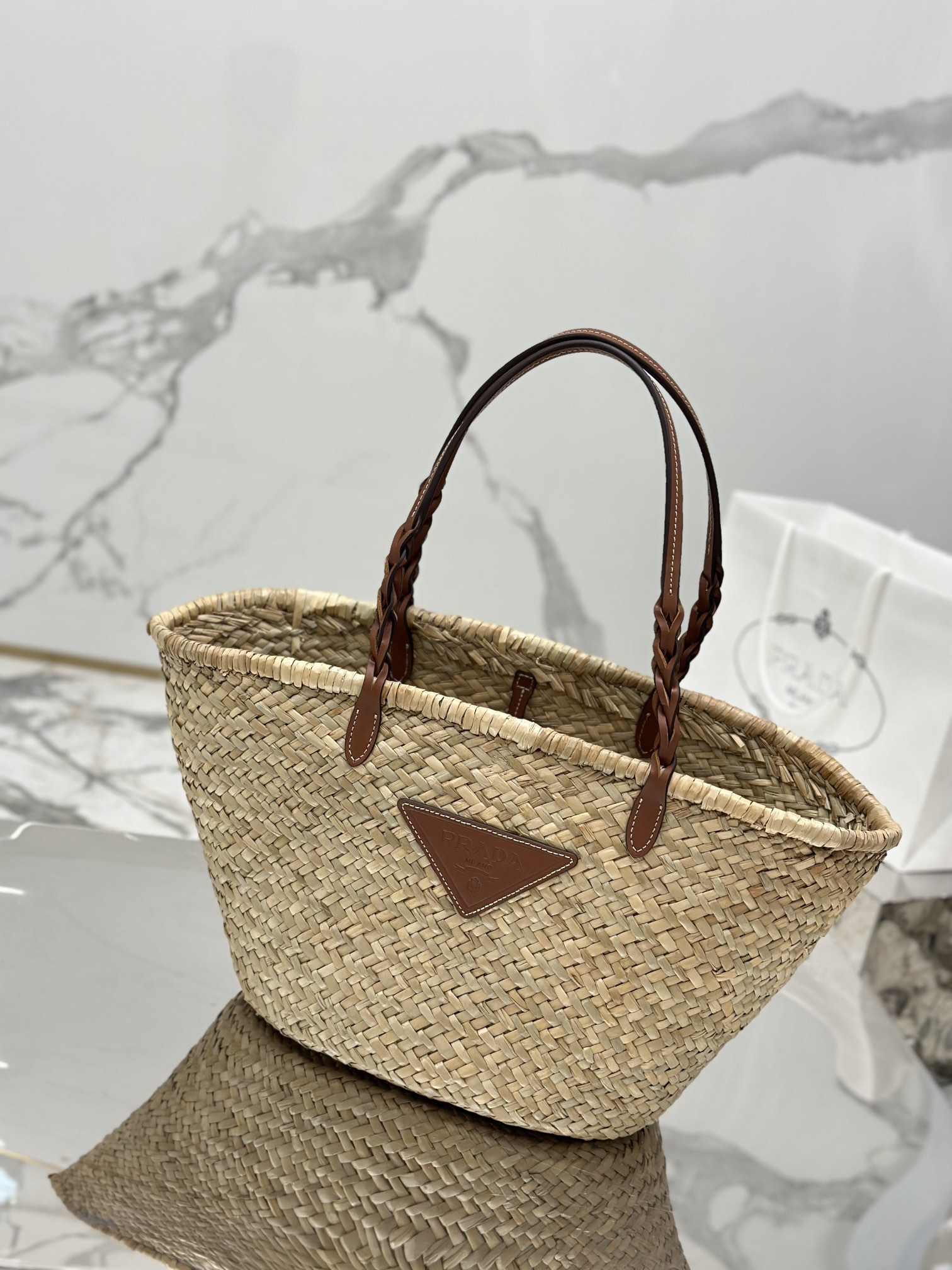 Basket bag, woven with raffia. Model No: 1BG314  