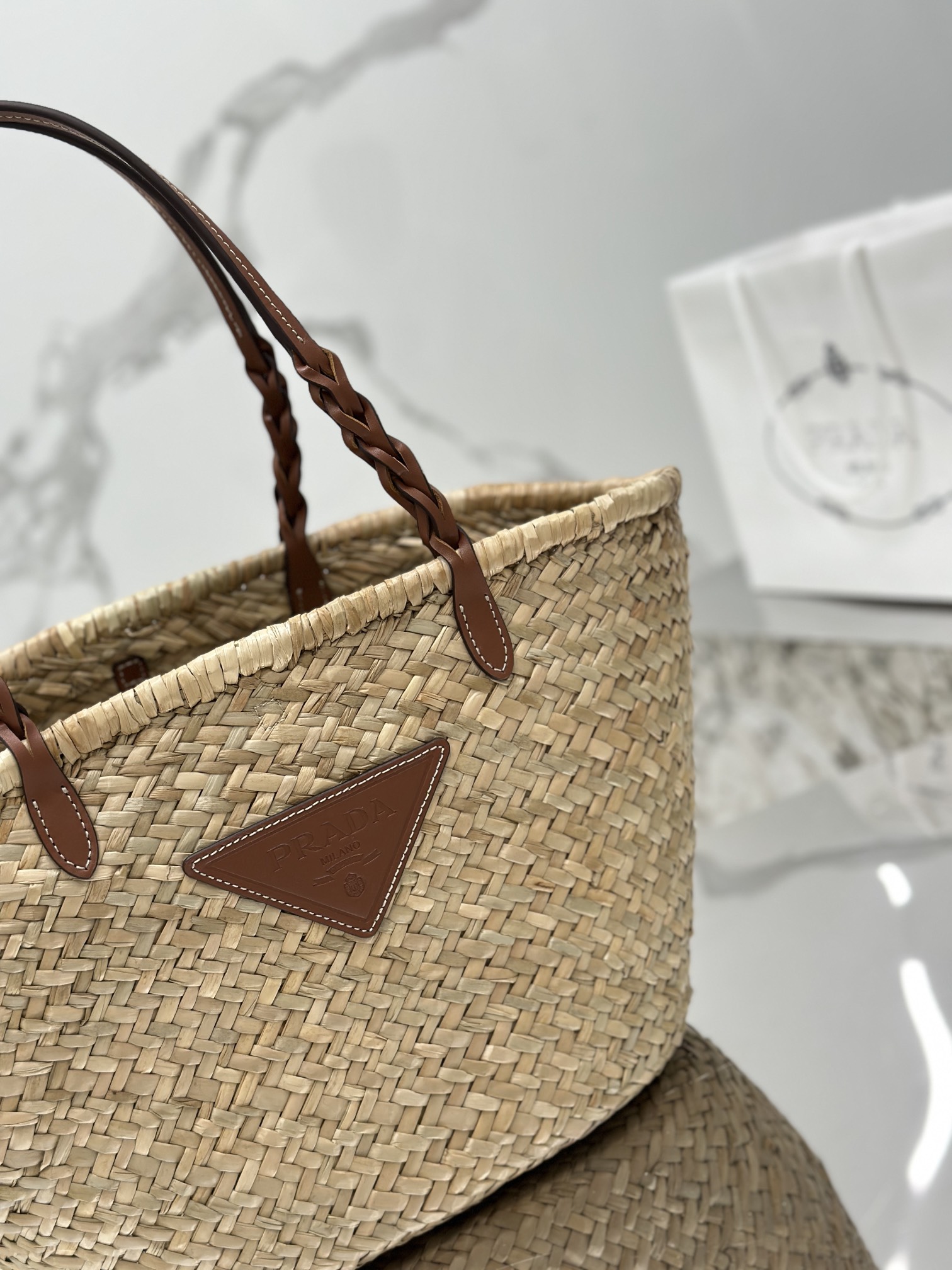 Basket bag, woven with raffia. Model No: 1BG314  