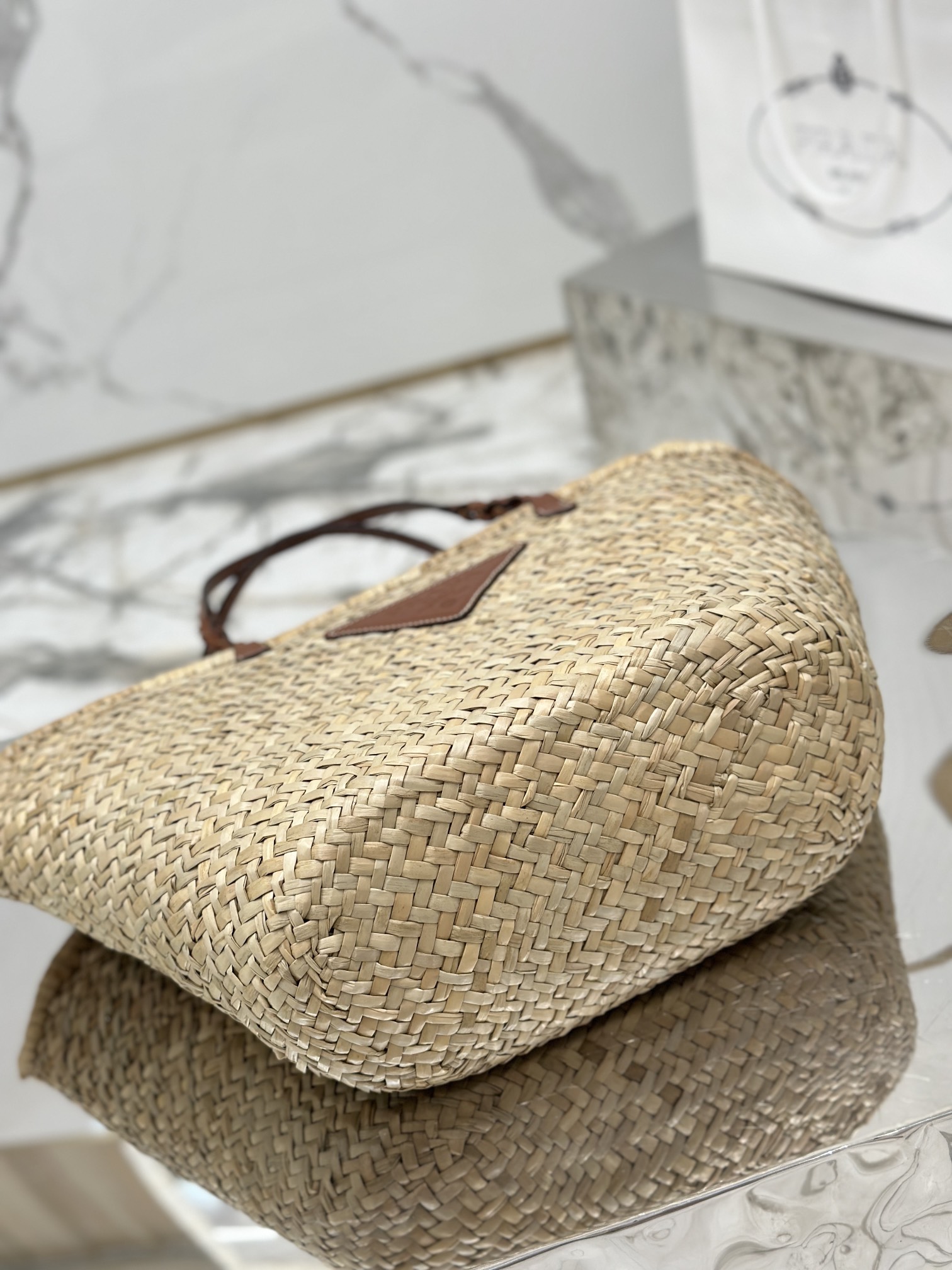 Basket bag, woven with raffia. Model No: 1BG314  