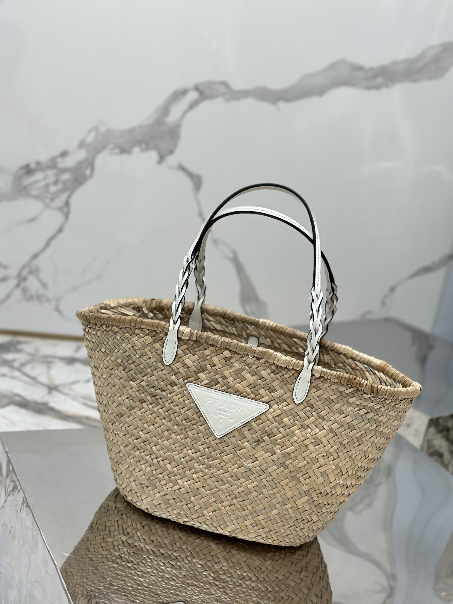 Basket bag, woven with raffia. Model No: 1BG314  