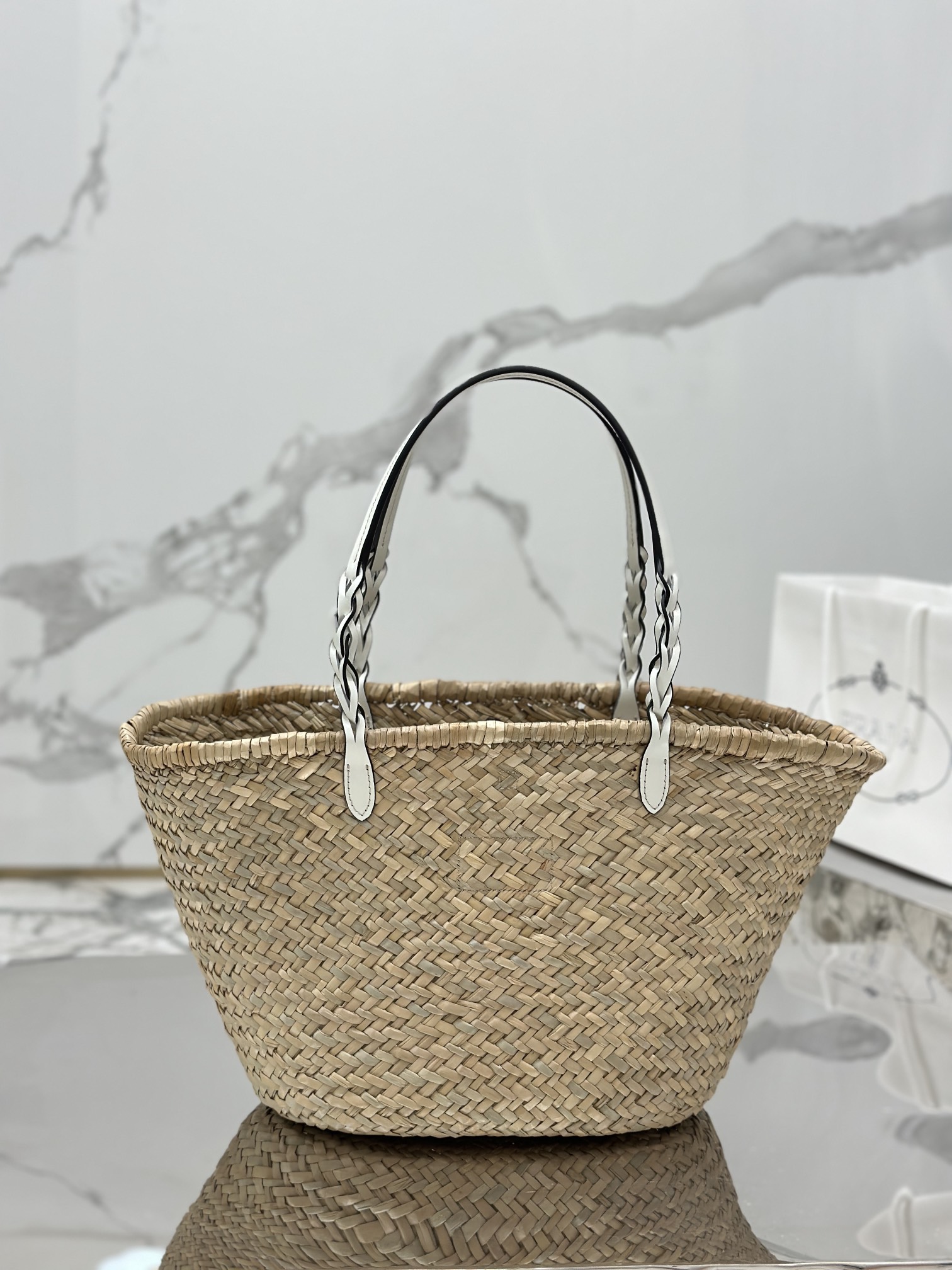 Basket bag, woven with raffia. Model No: 1BG314  