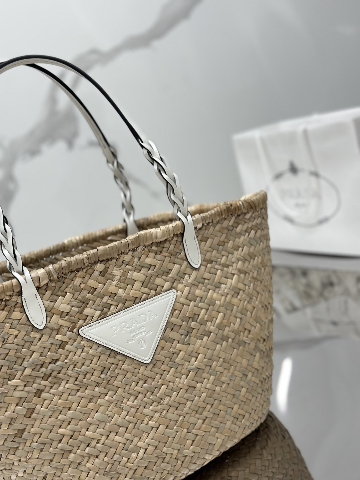 Basket bag, woven with raffia. Model No: 1BG314  