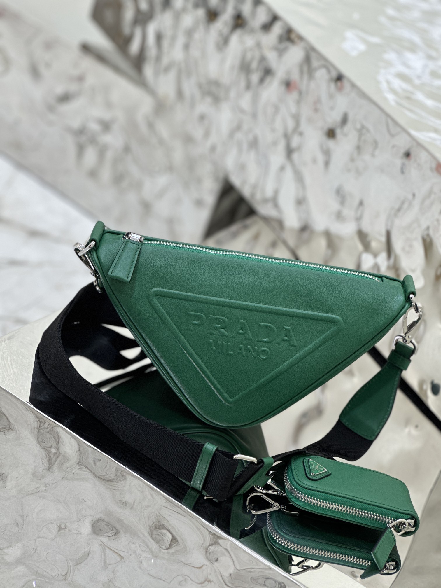 Prada small cowhide triangular bag, made of imported soft and delicate cowhide. Model No: 1BH190  