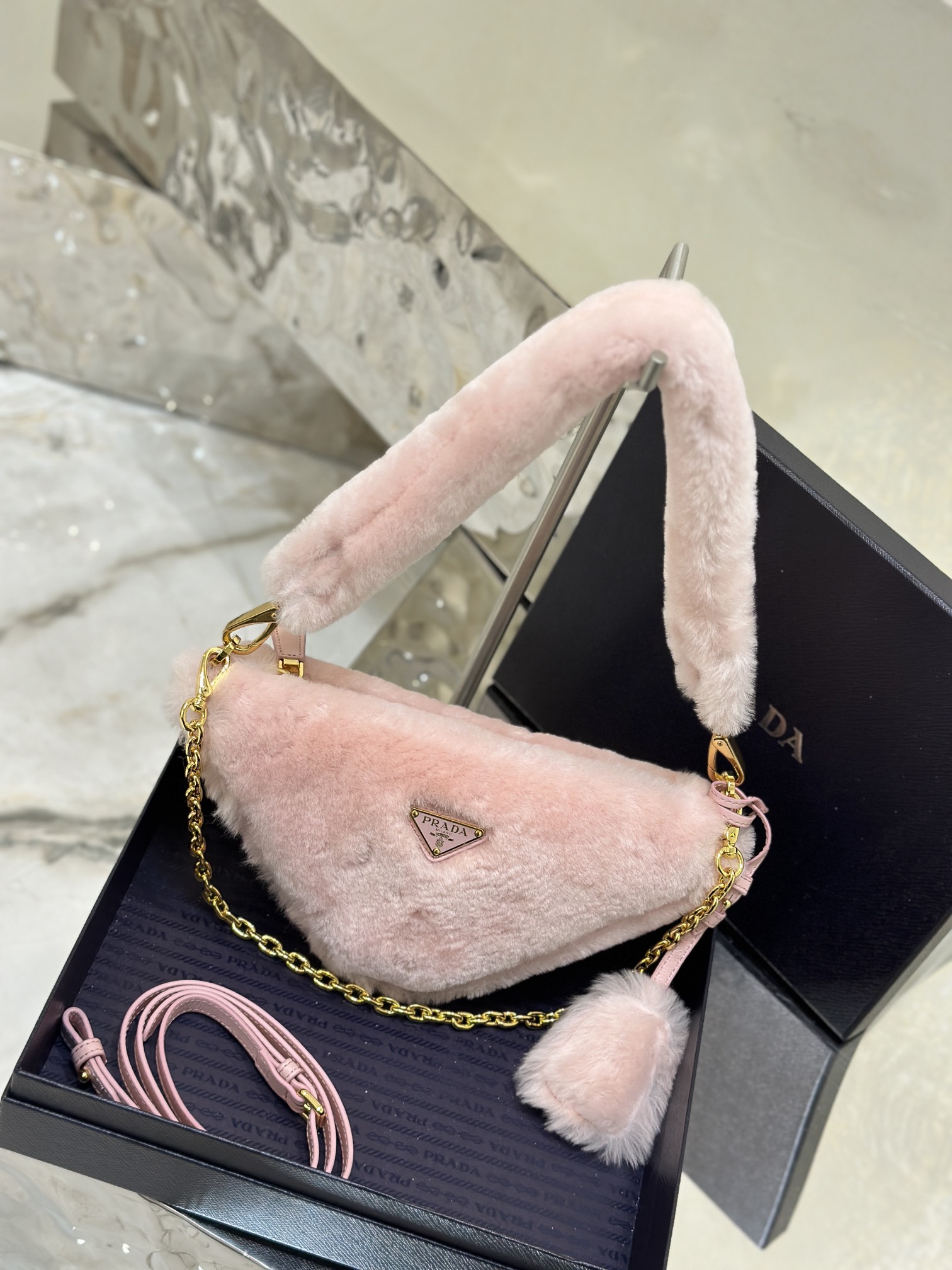 Triangle furry bag. Model No: 1BC543  