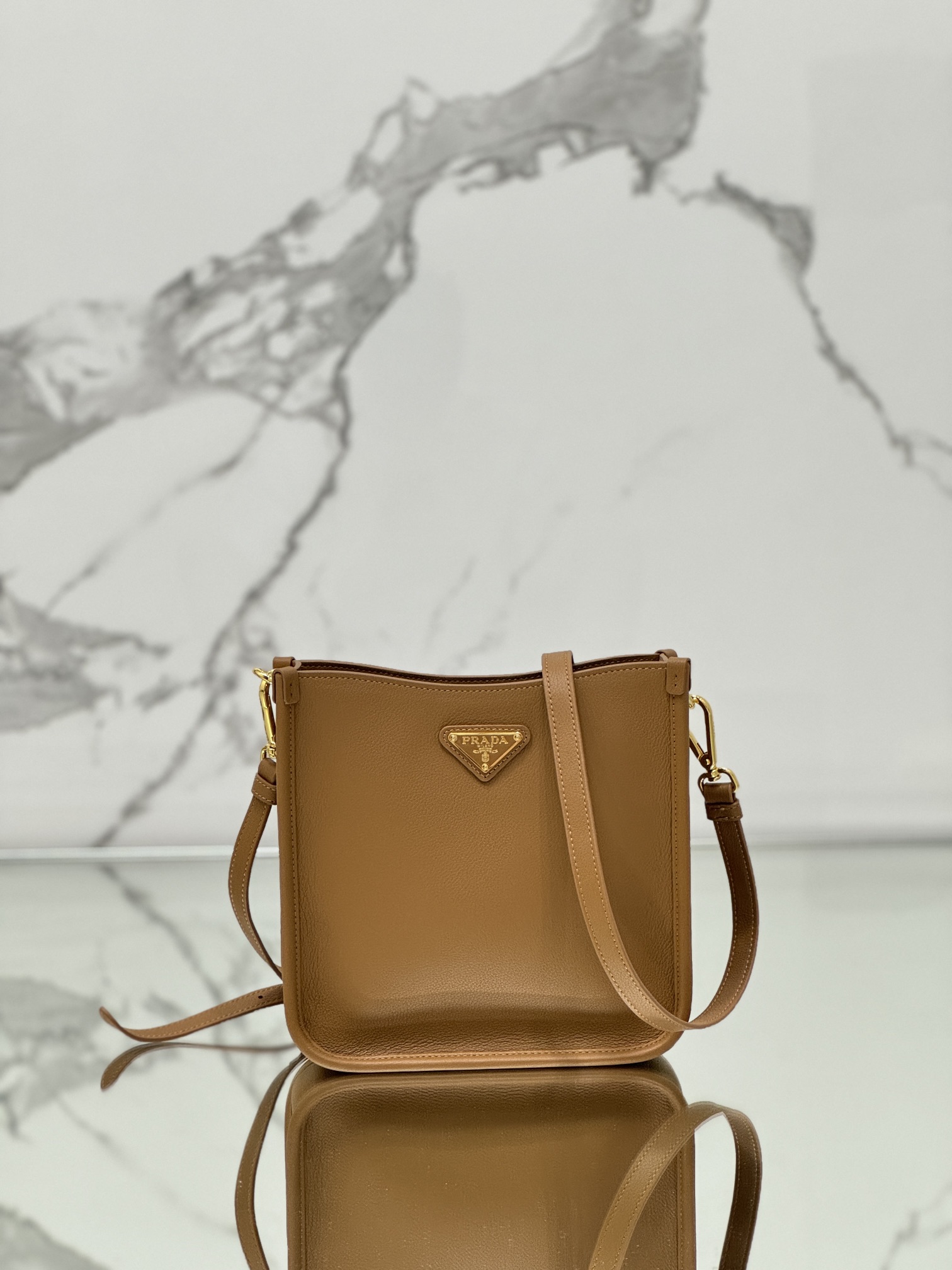 Shoulder bag, made with imported calf leather, model number: 1BH220  