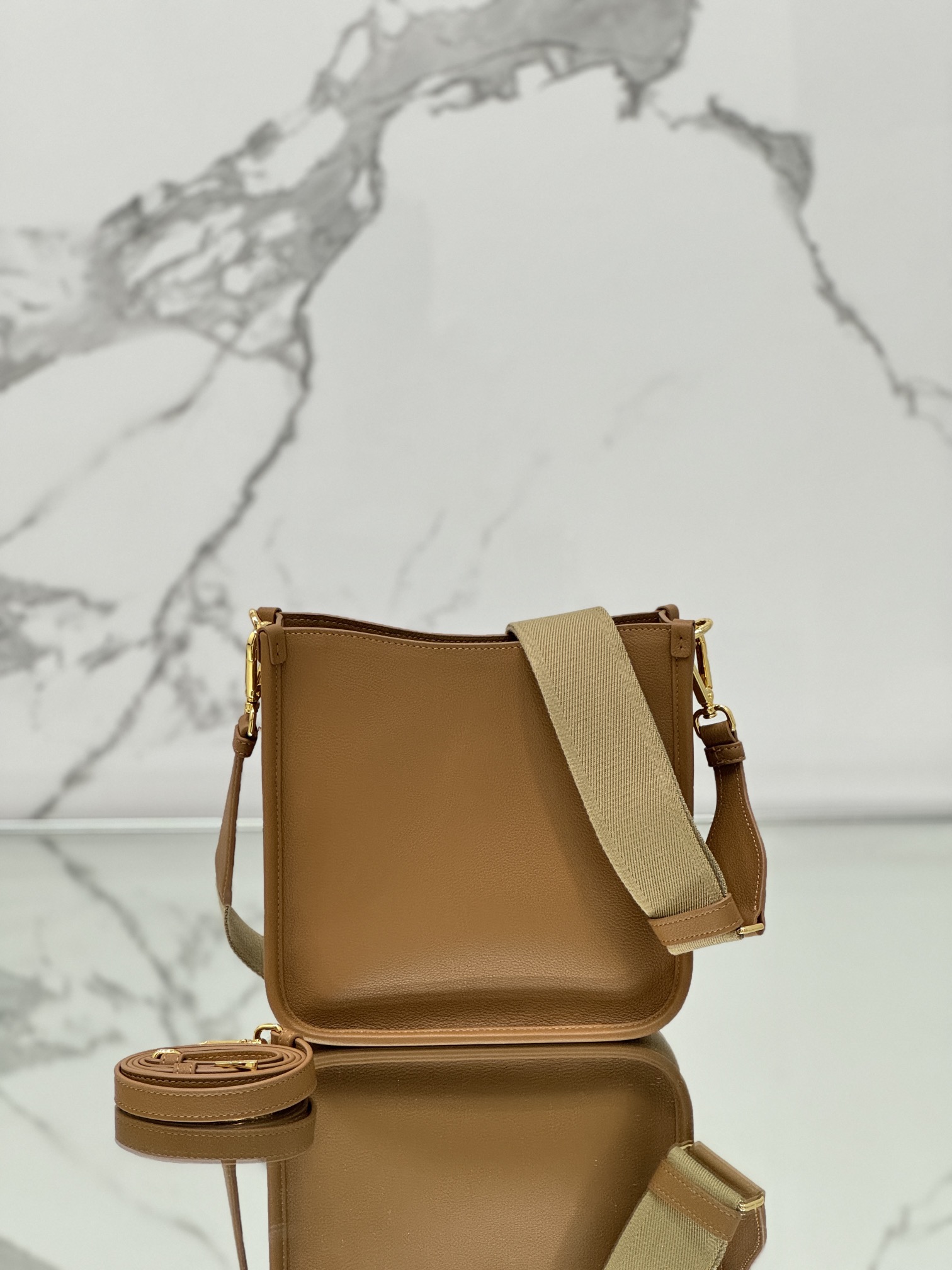 Shoulder bag, made with imported calf leather, model number: 1BH220  