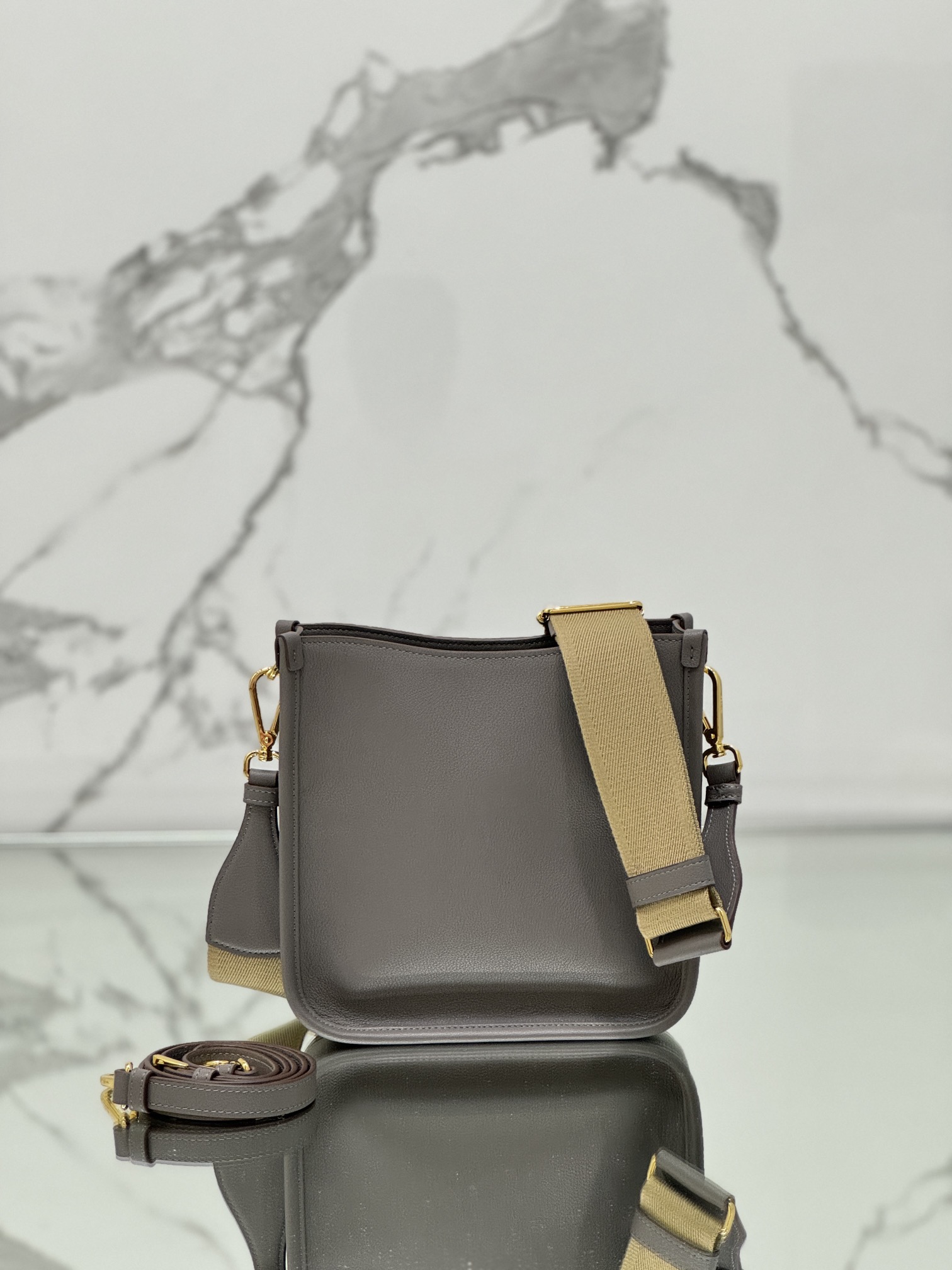 Shoulder bag, made with imported calf leather, model number: 1BH220  