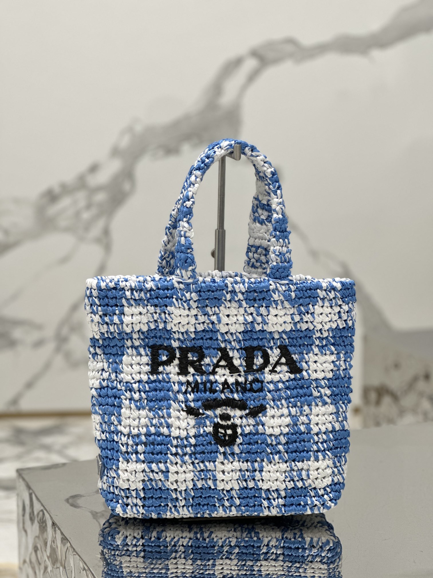 Woven tote bag (small), designed with imported raffia, model number: 1BG422  